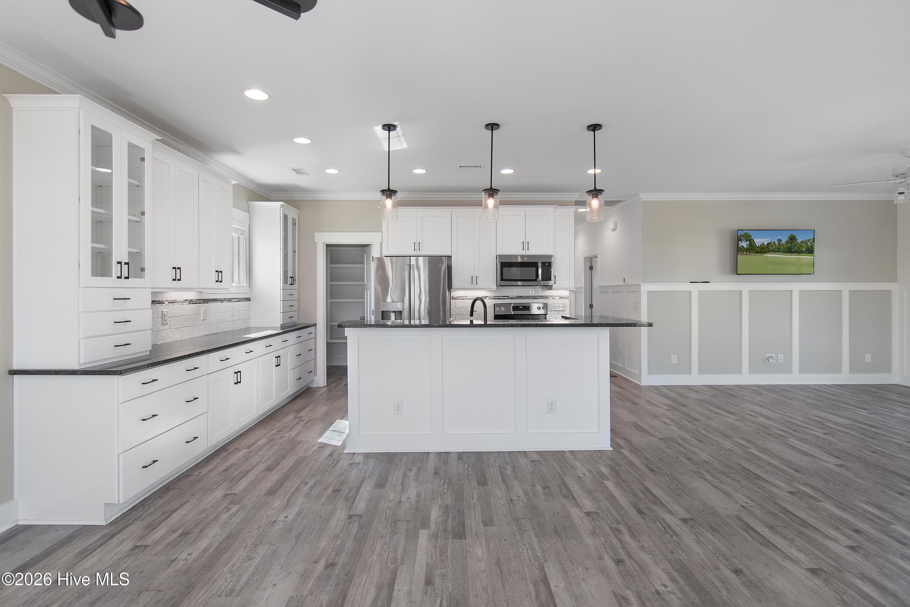 100567916 | Photo 17