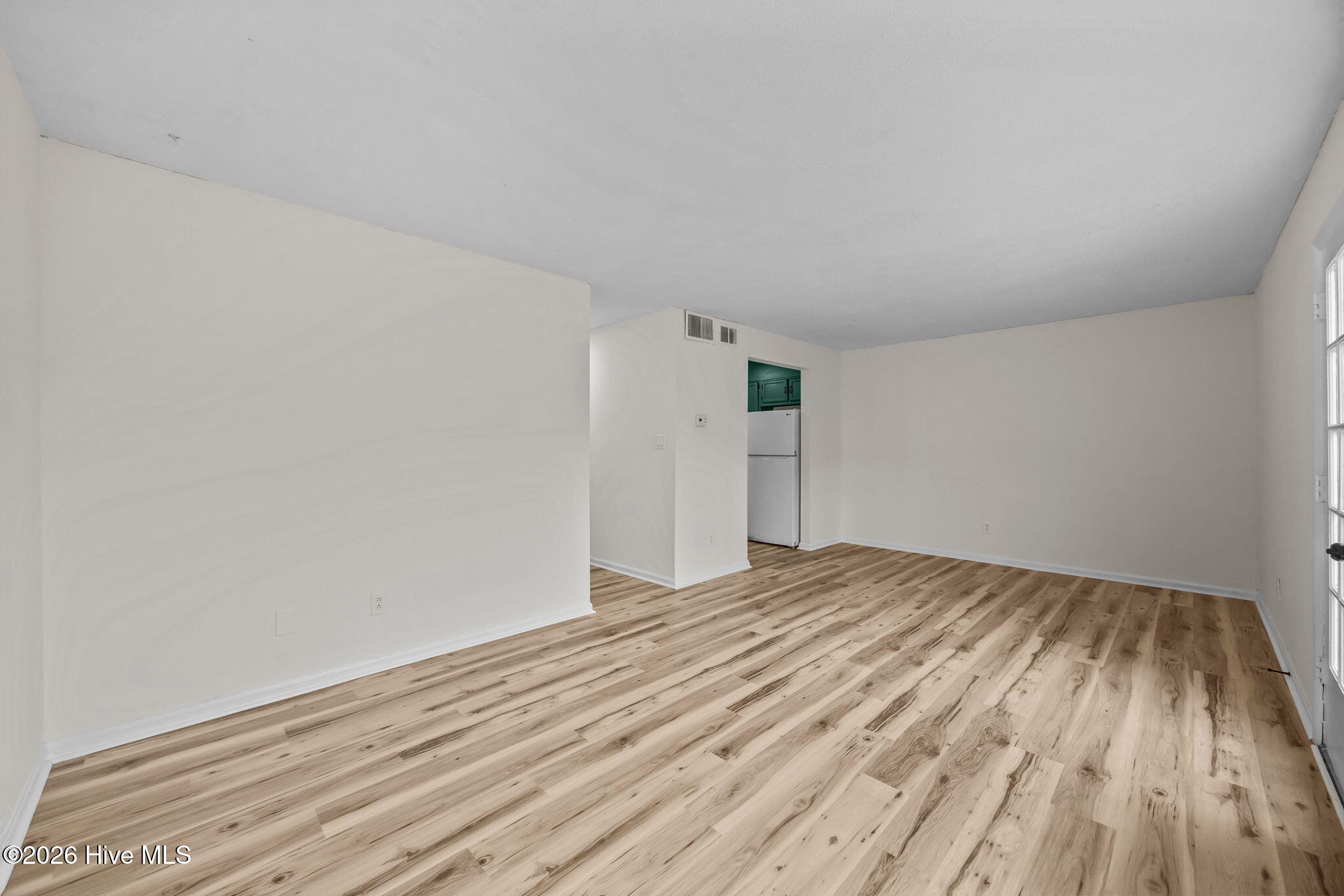 100555869 | Photo 22