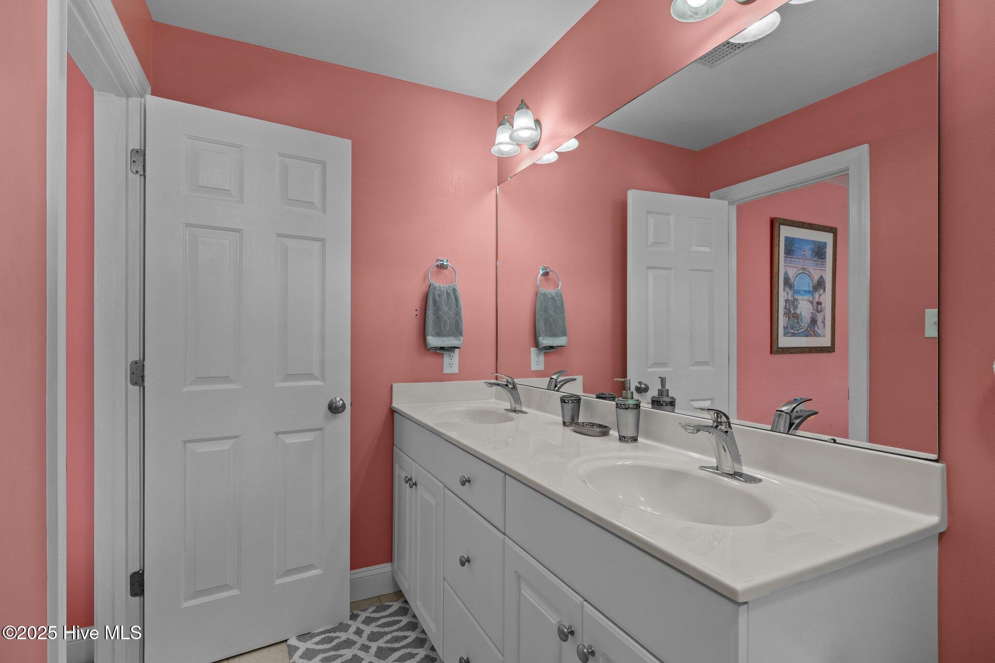 100509576 | Photo 24