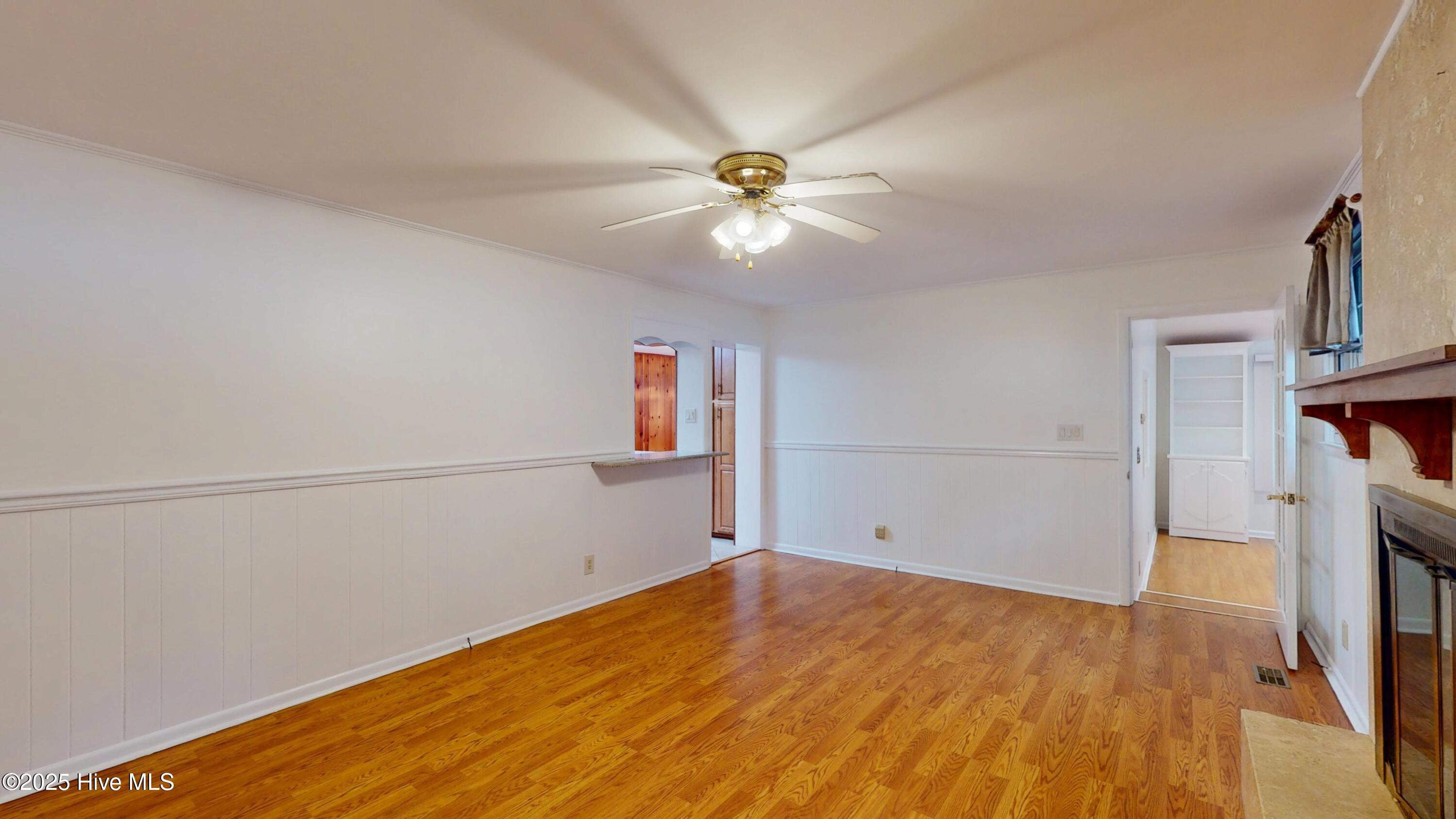 100536535 | Photo 14