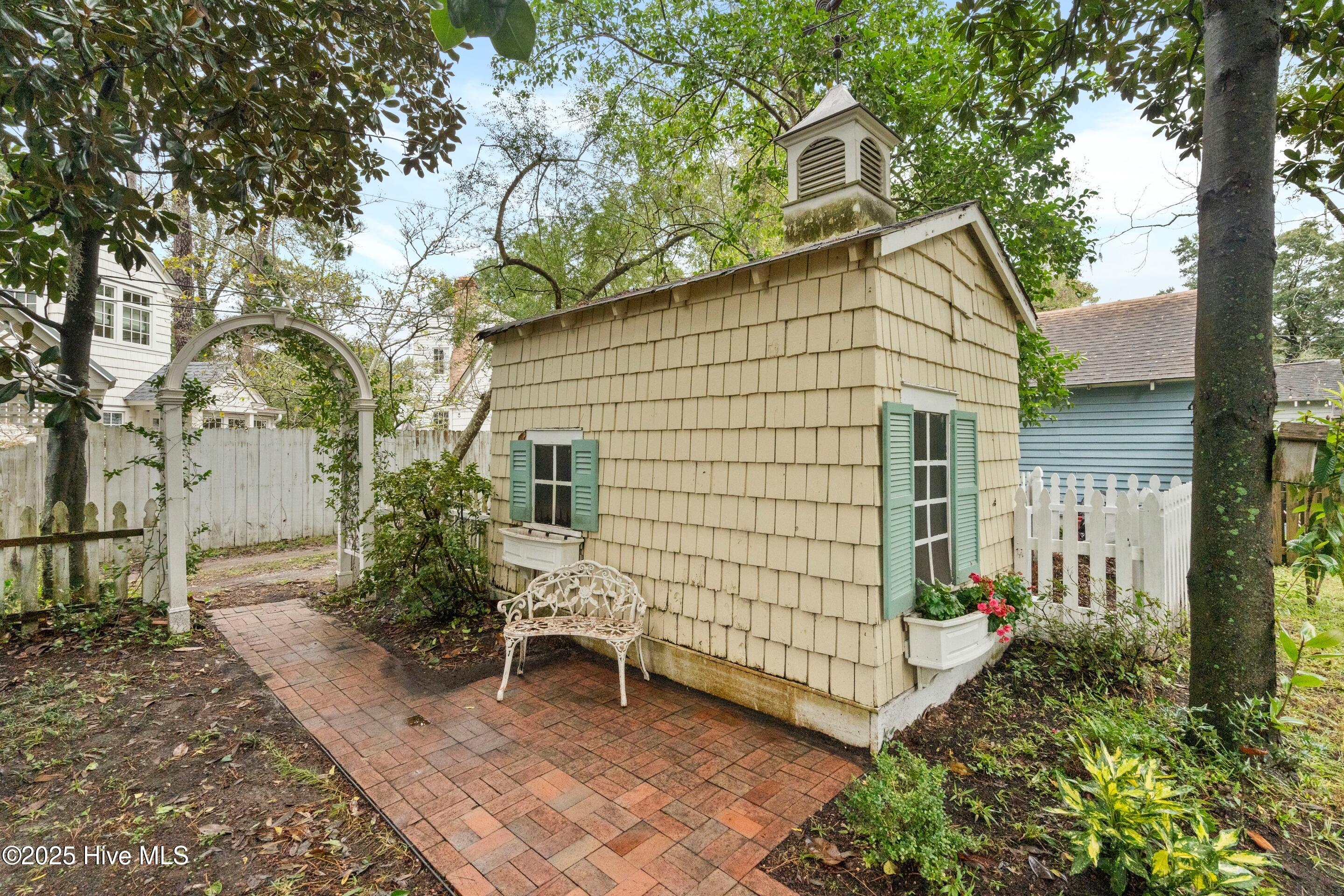 100553658 | Photo 64