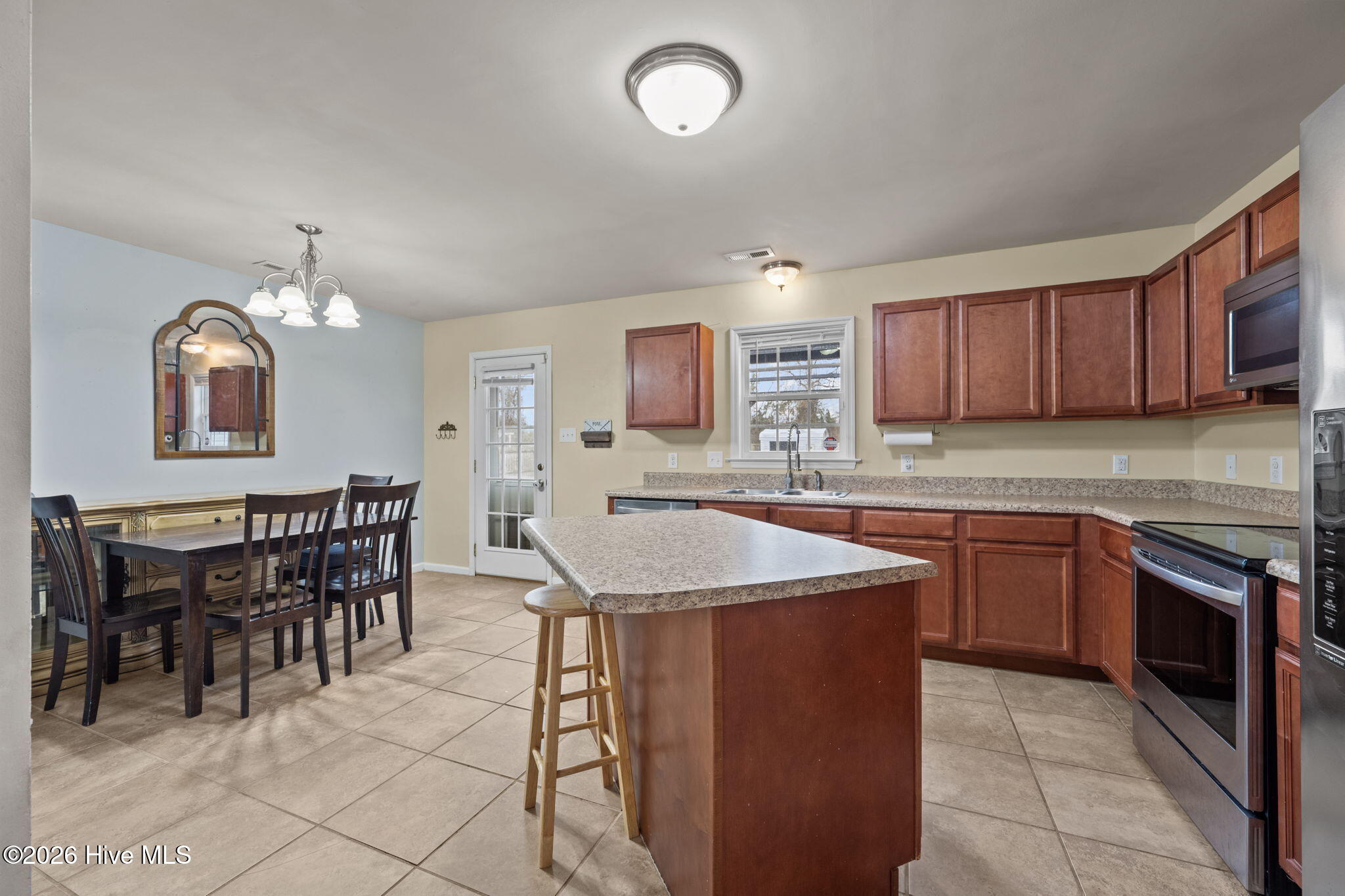 100554130 | Photo 20