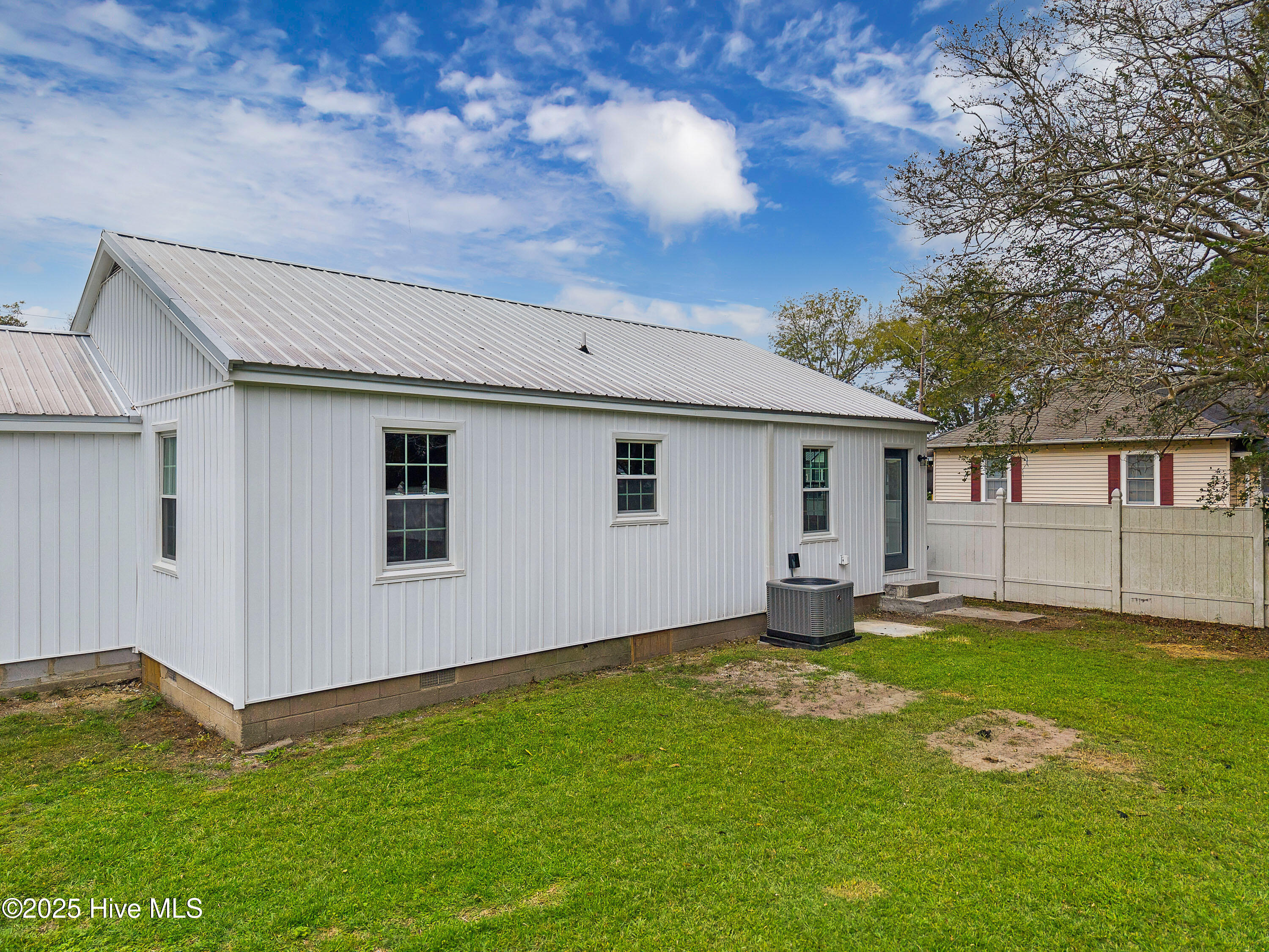 313 First Avenue,Vanceboro