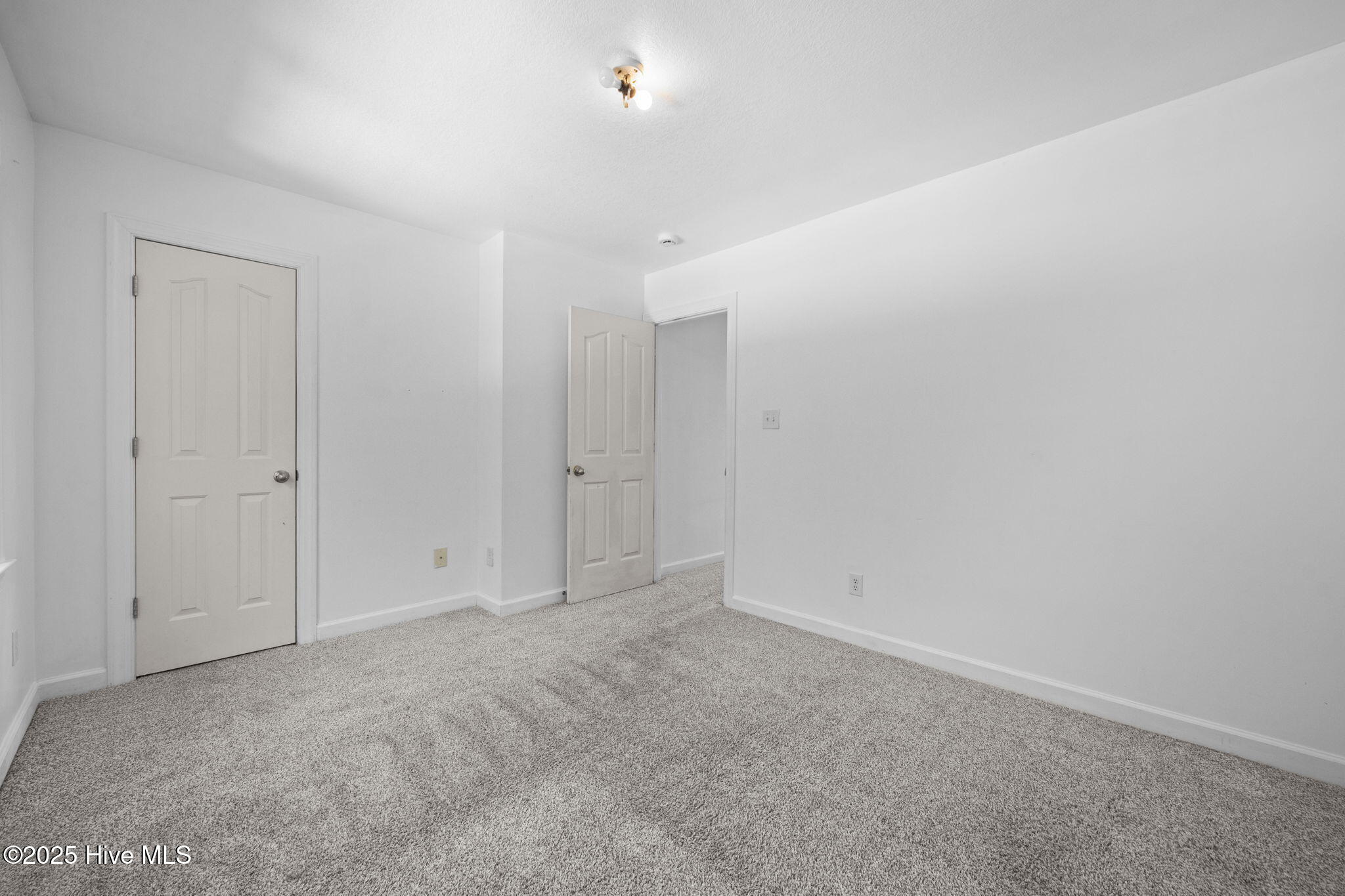 100544905 | Photo 16