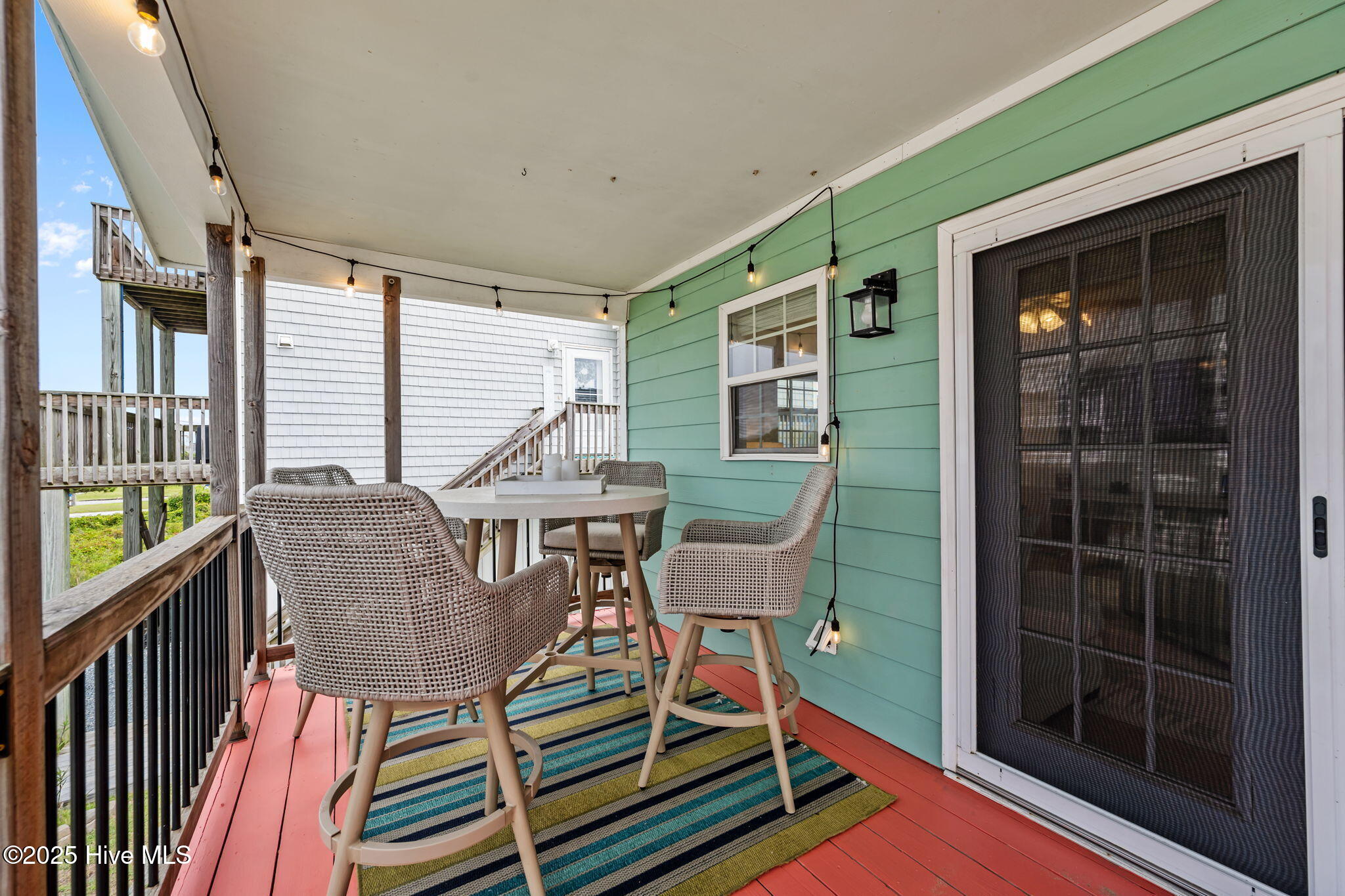 100525706 | Photo 36