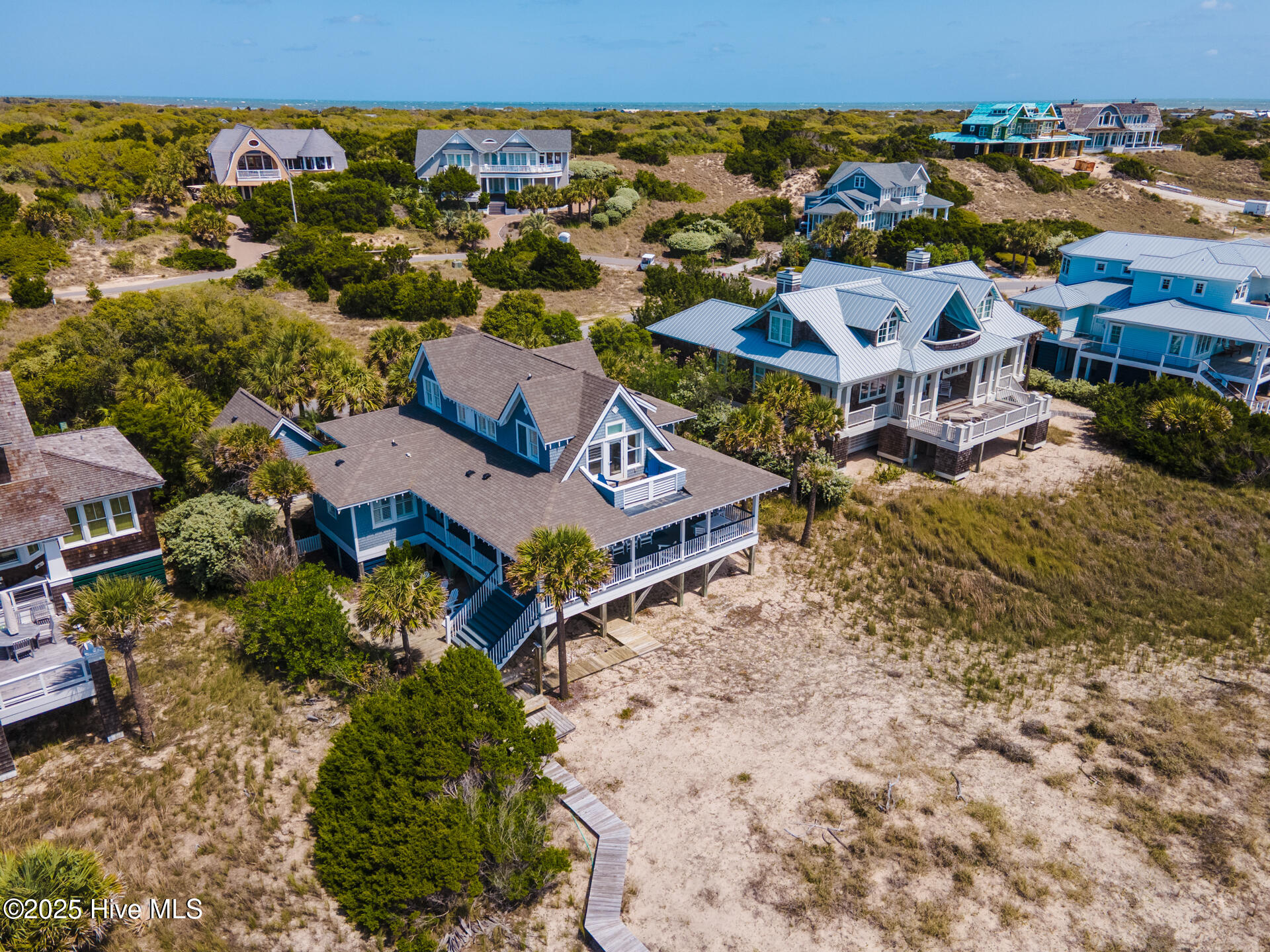 100523176 | Photo 50