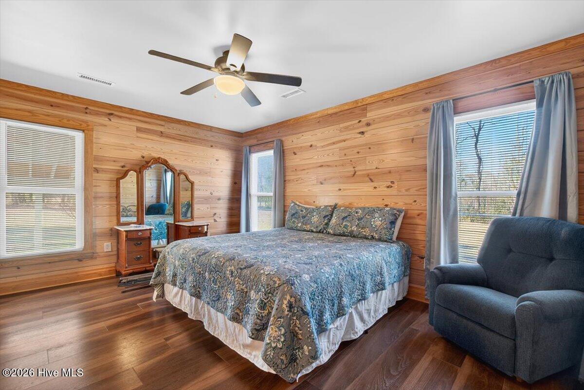 100551580 | Photo 21