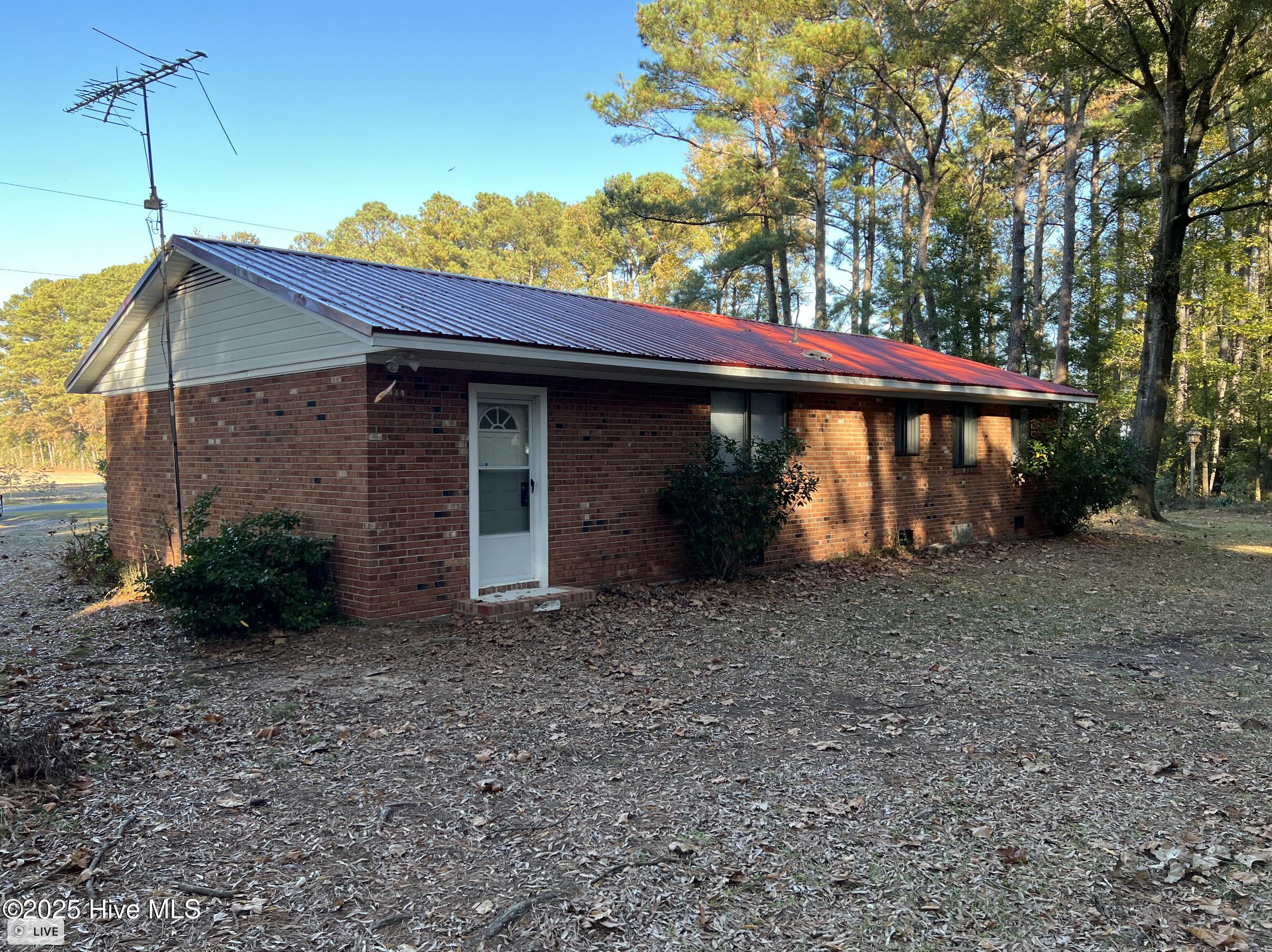 Homes for sale in Clinton, NC | 471 John Mark Rd, Clinton, NC 28328 | MLS# 100538605