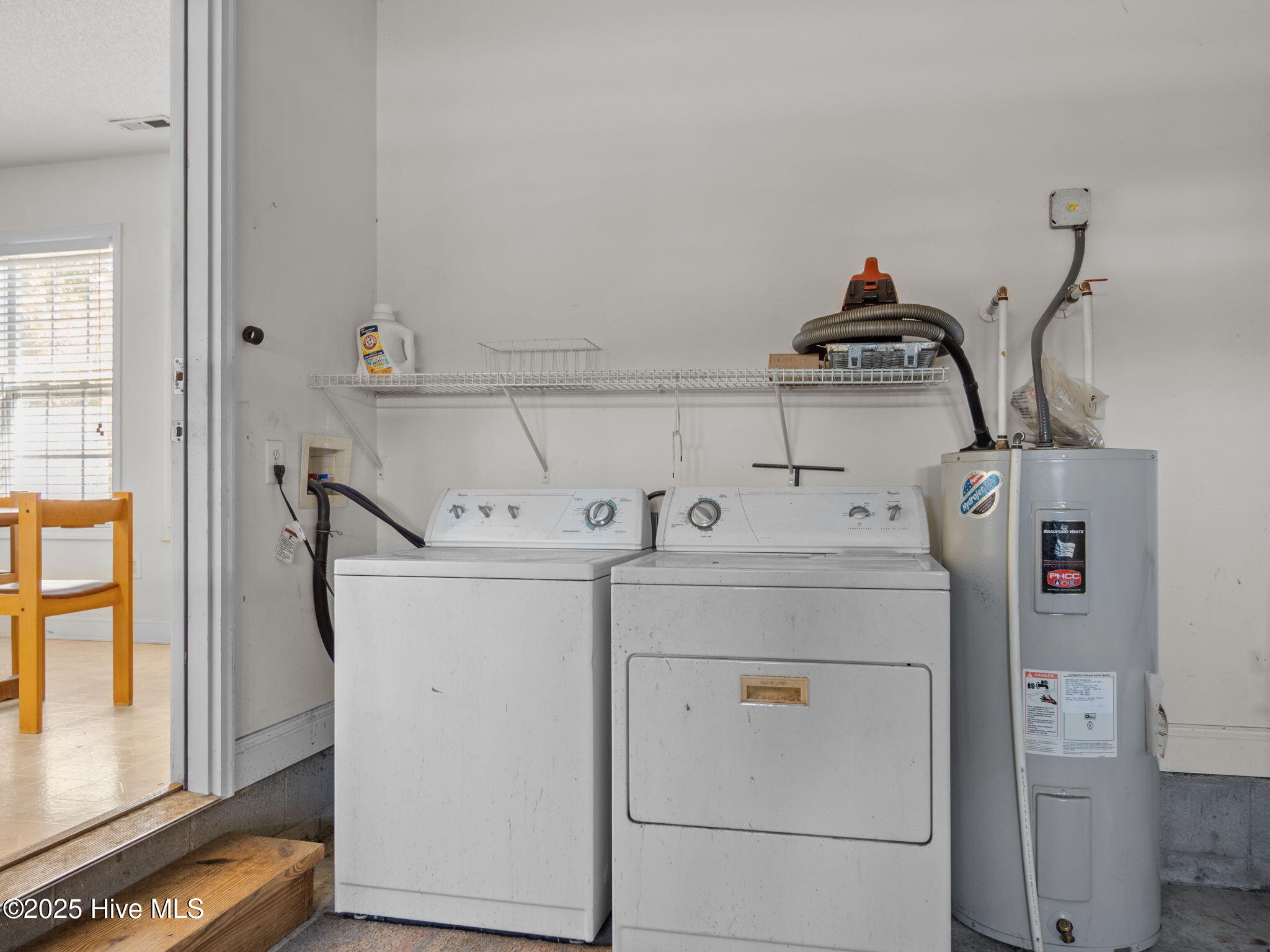 100545105 | Photo 47