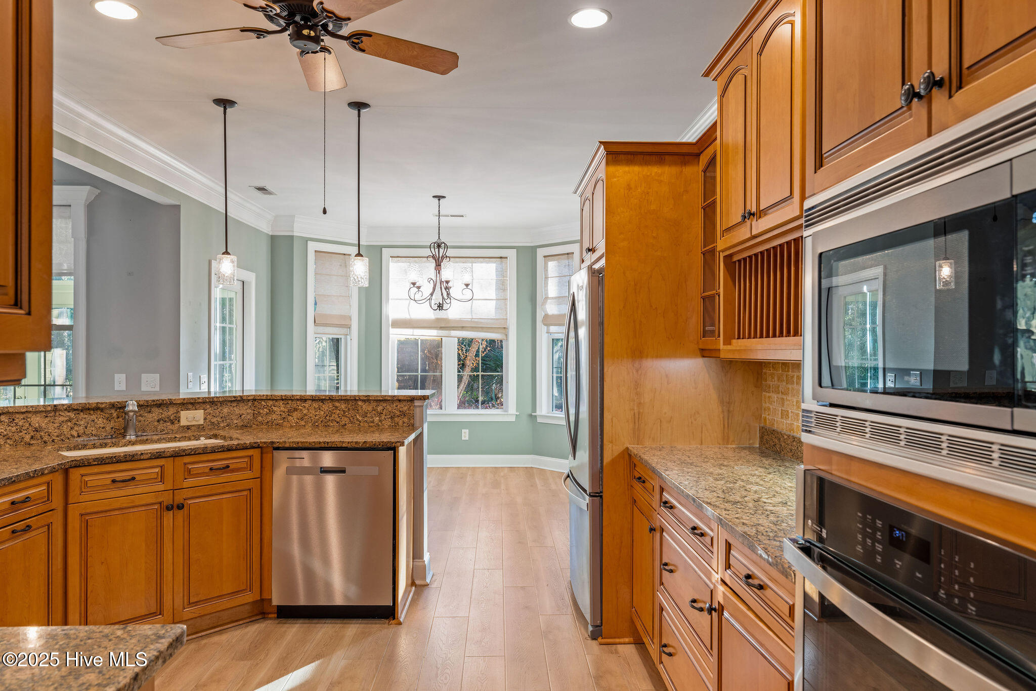 100541606 | Photo 18