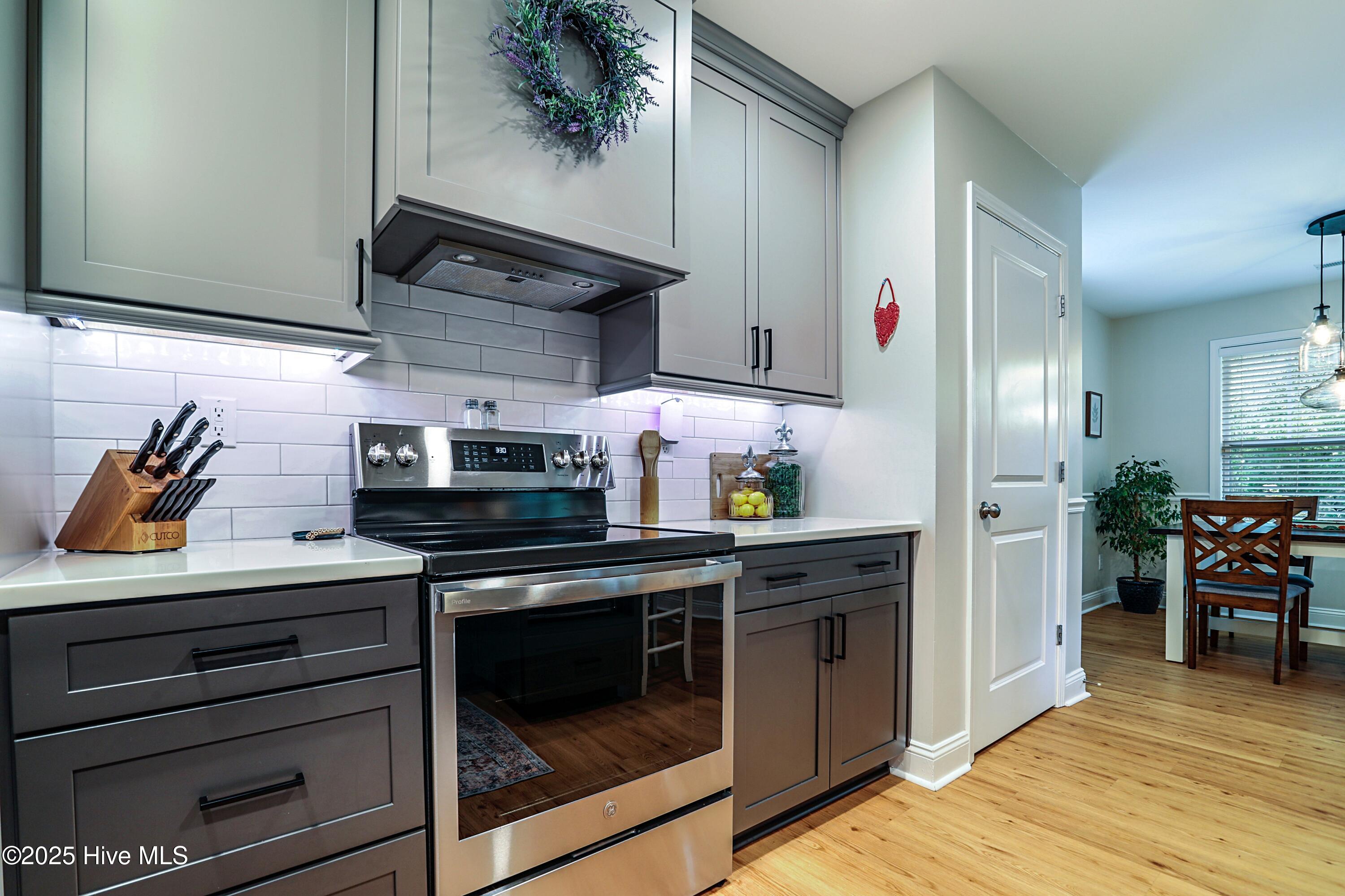 100541806 | Photo 23