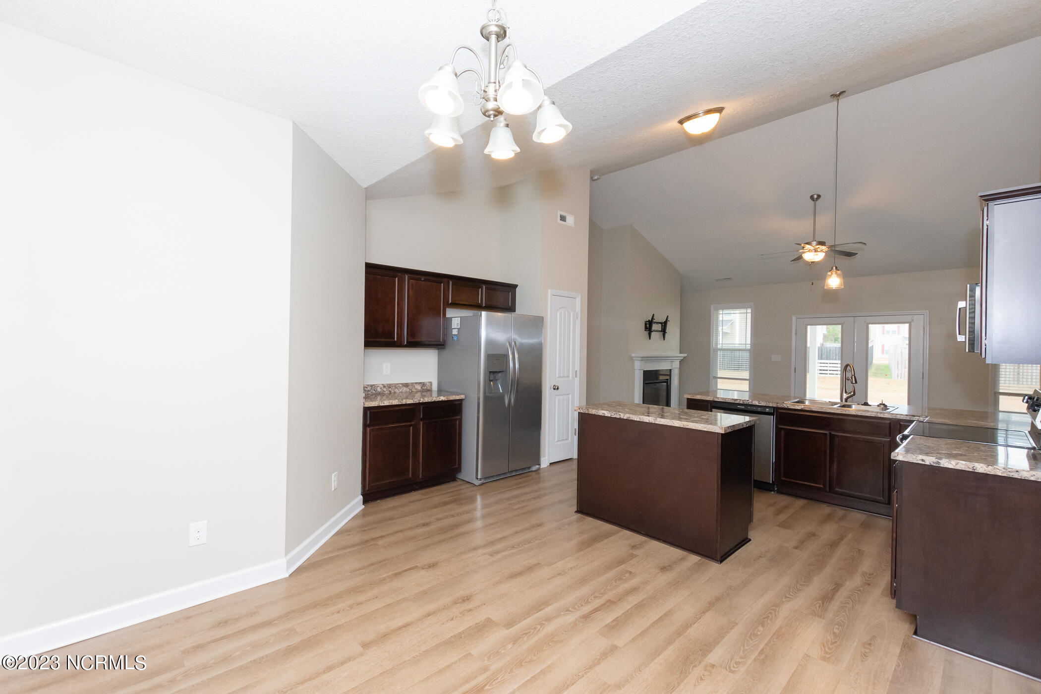 100543785 | Photo 10