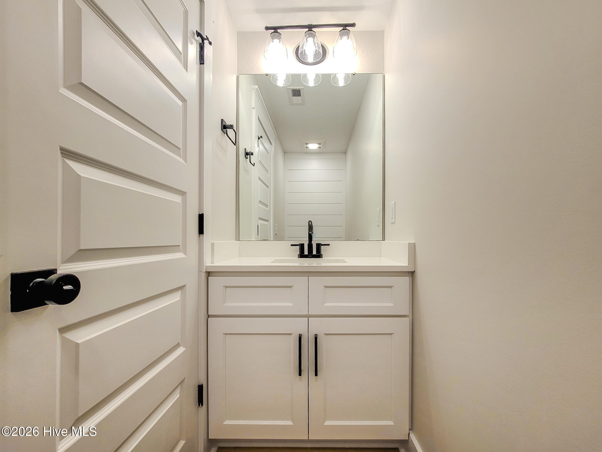 100553642 | Photo 33