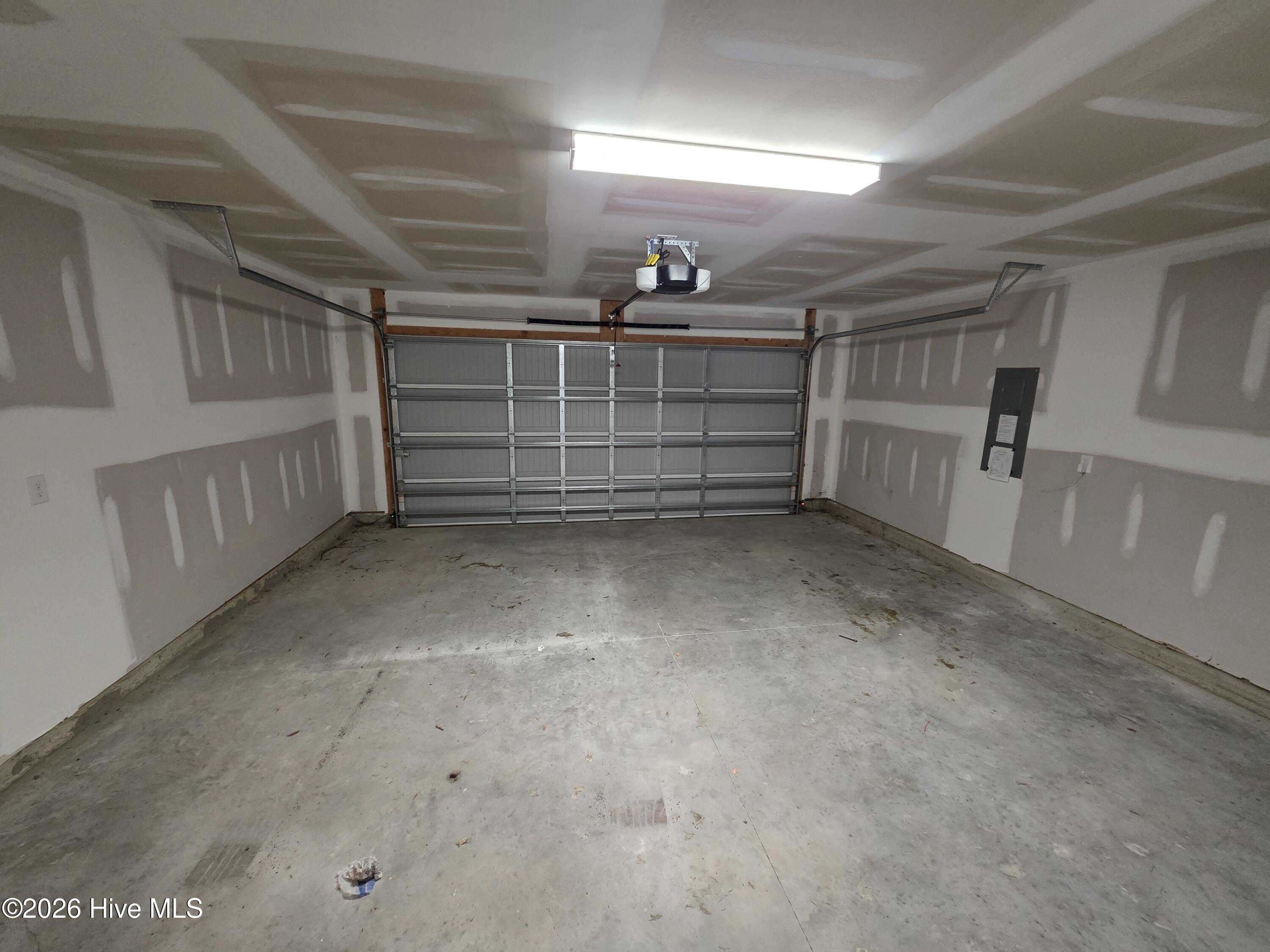 100552065 | Photo 16