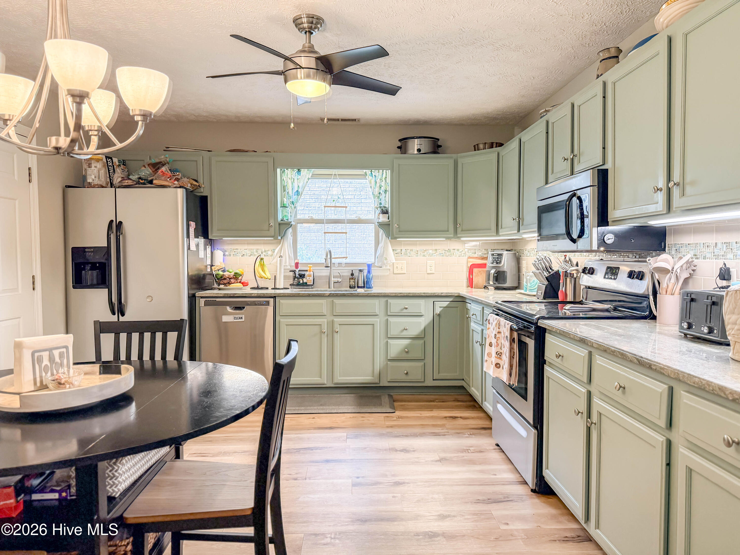 100556502 | Photo 77