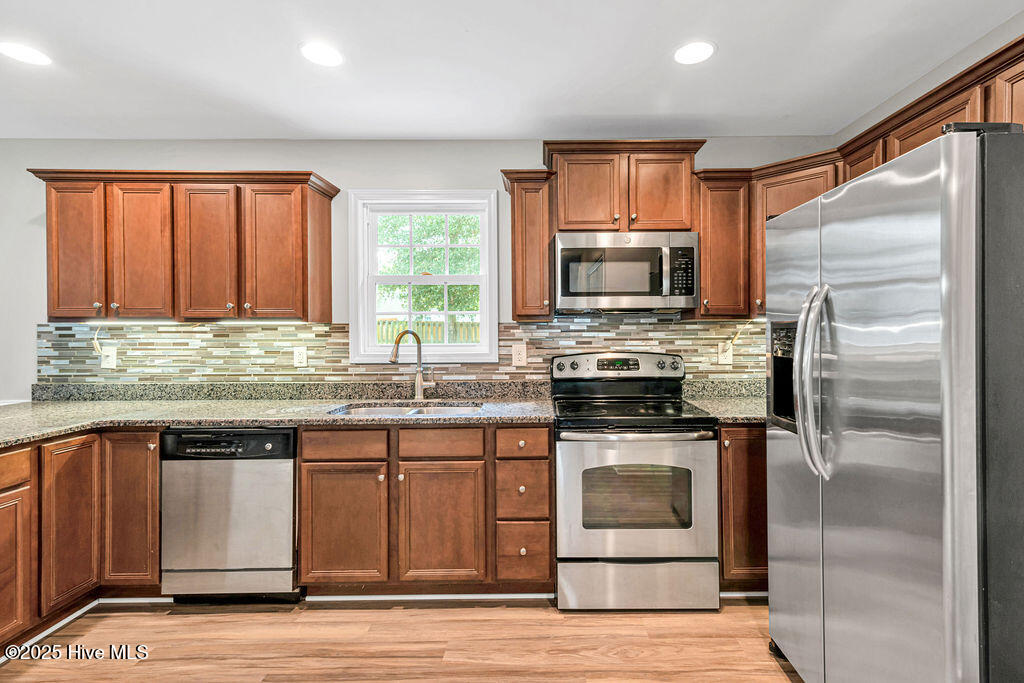 100535510 | Photo 21