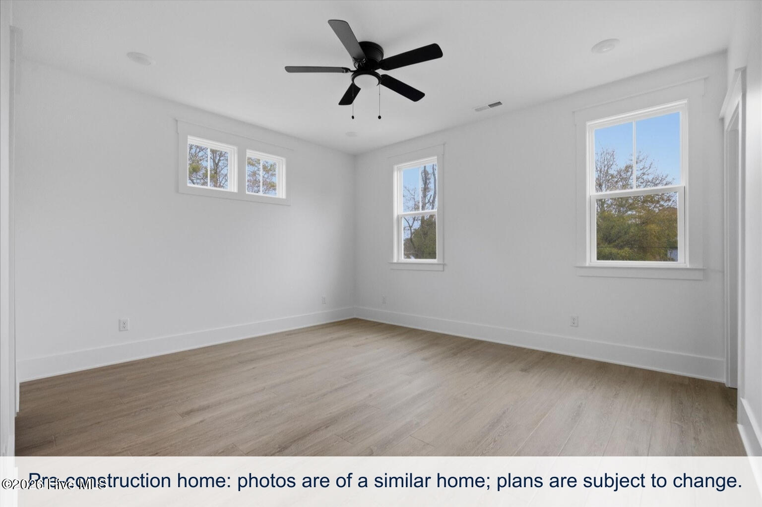 100567849 | Photo 24