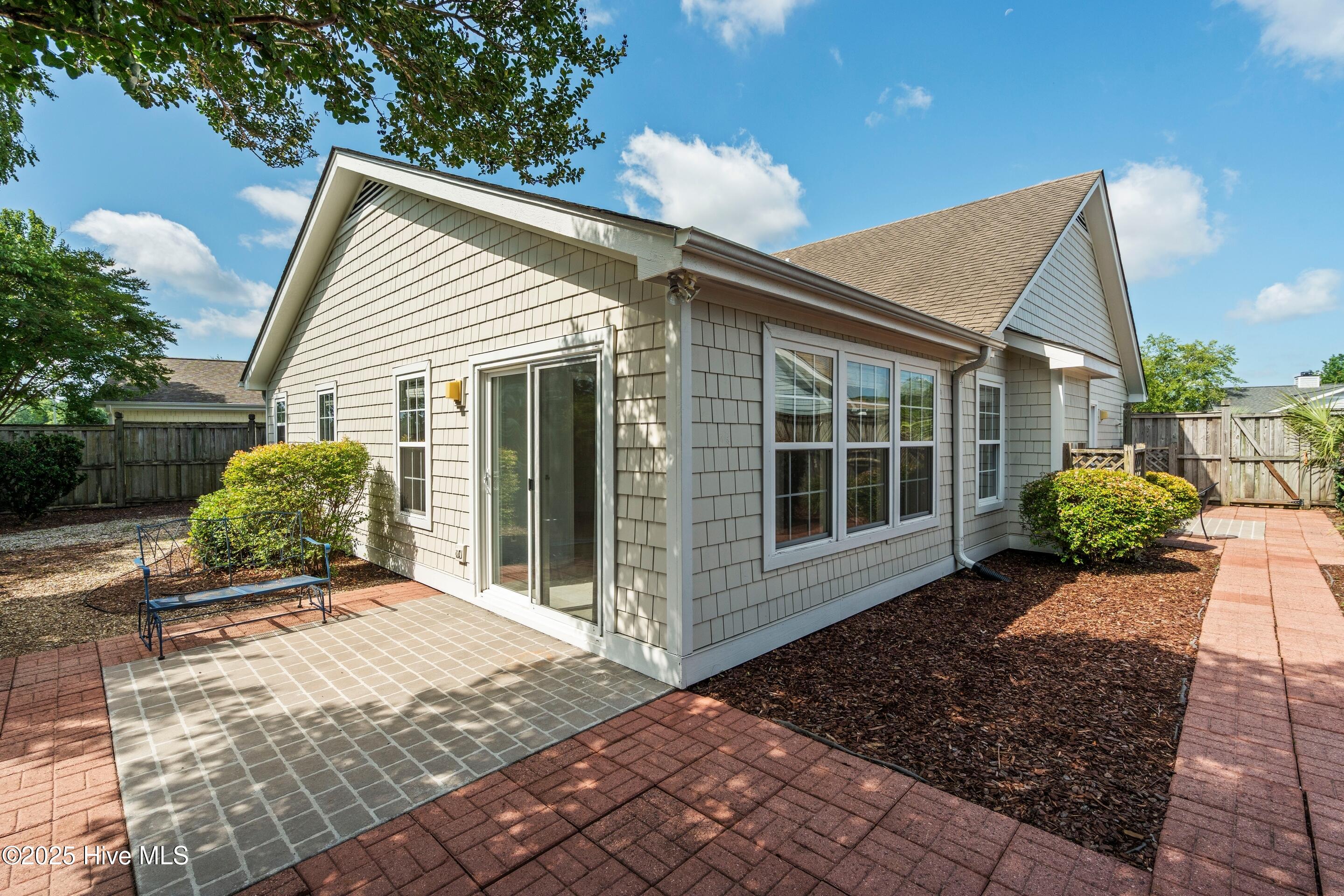 100511628 | Photo 13