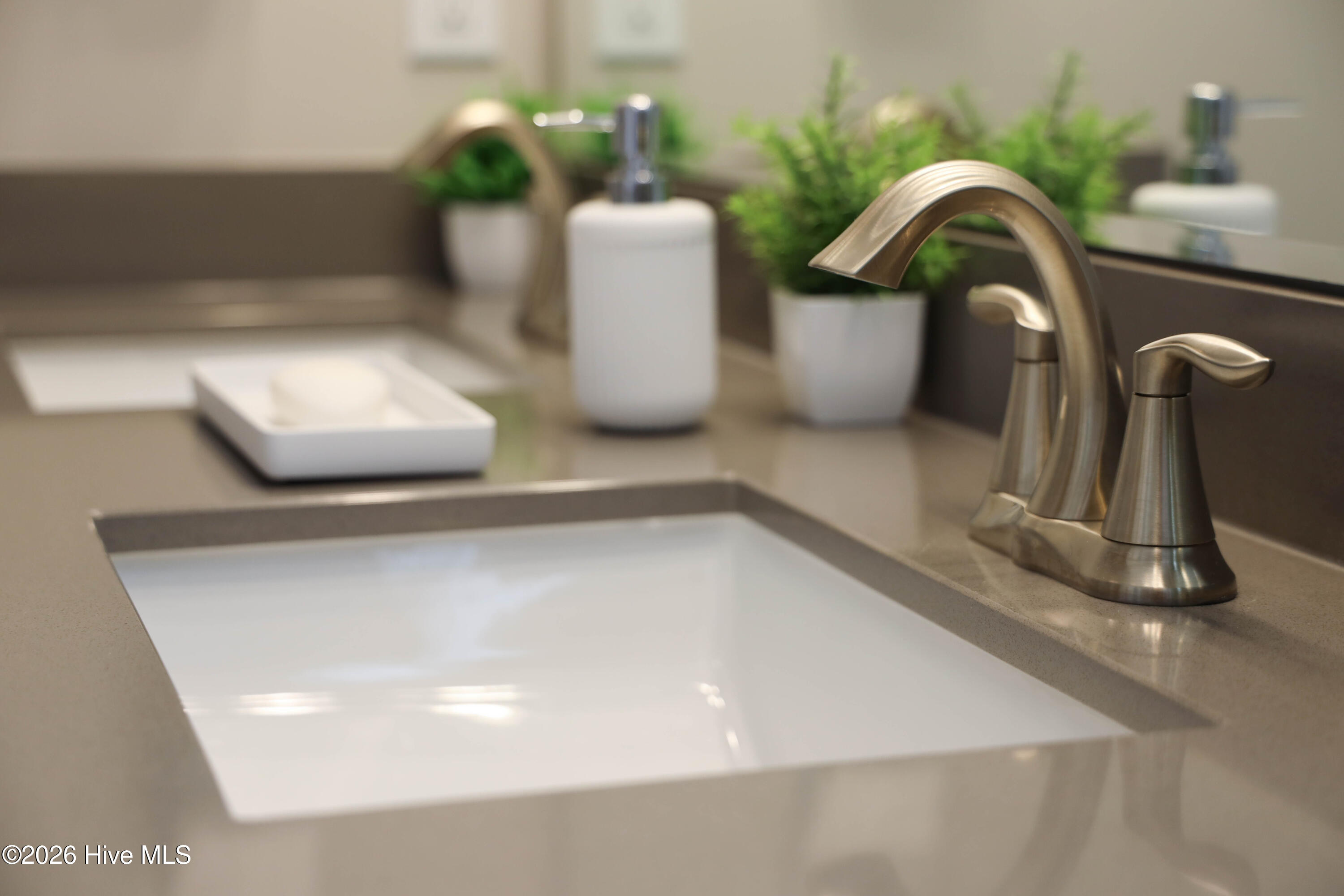 100560693 | Photo 45