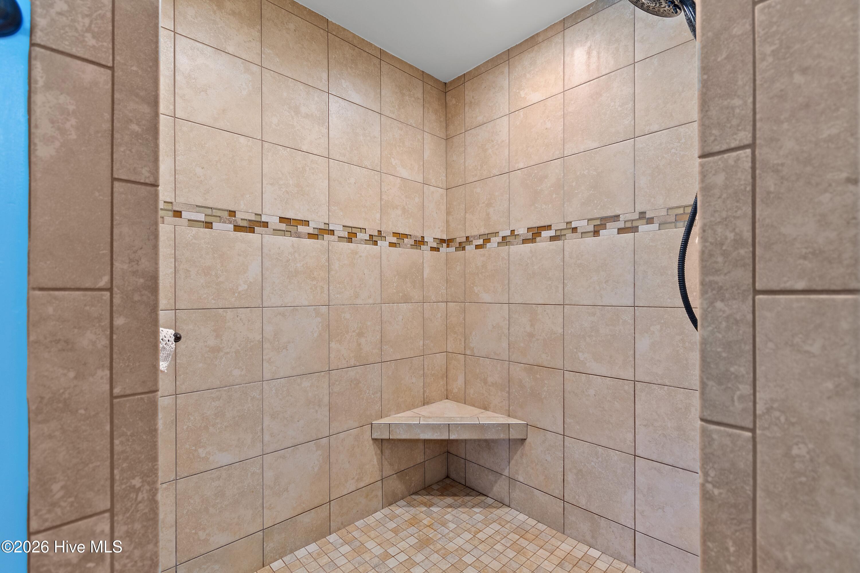 100559303 | Photo 53