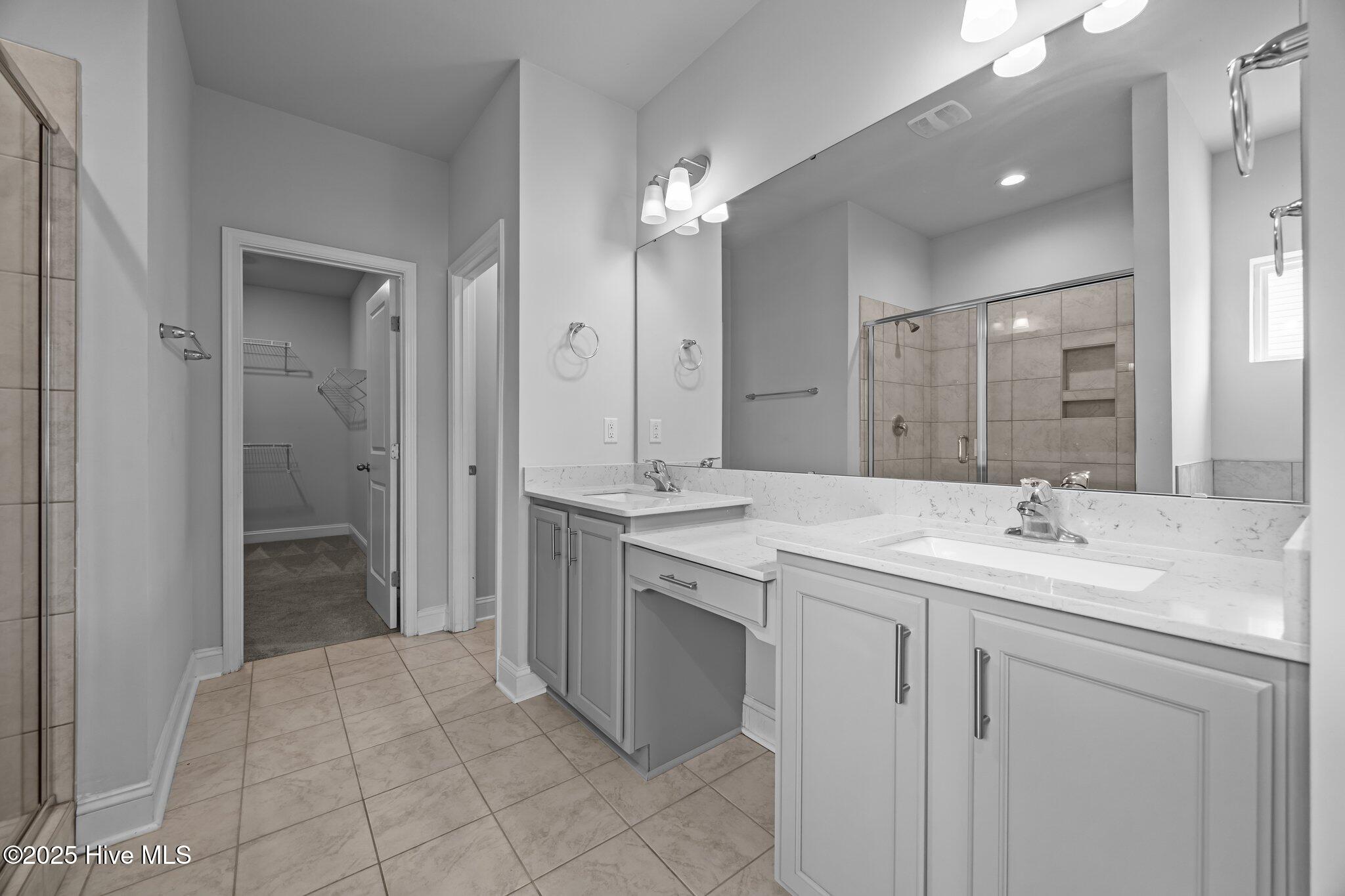 100503242 | Photo 29