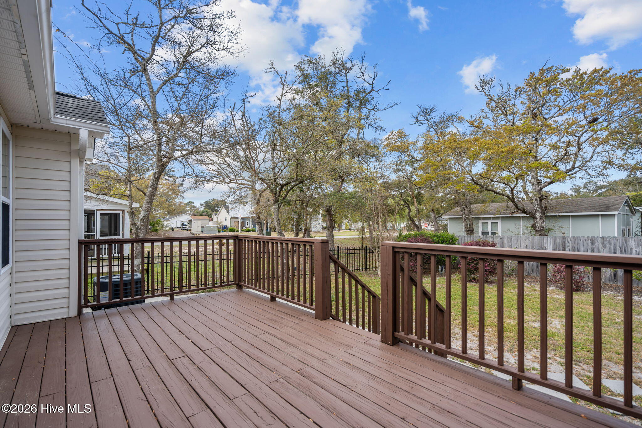 100564732 | Photo 18