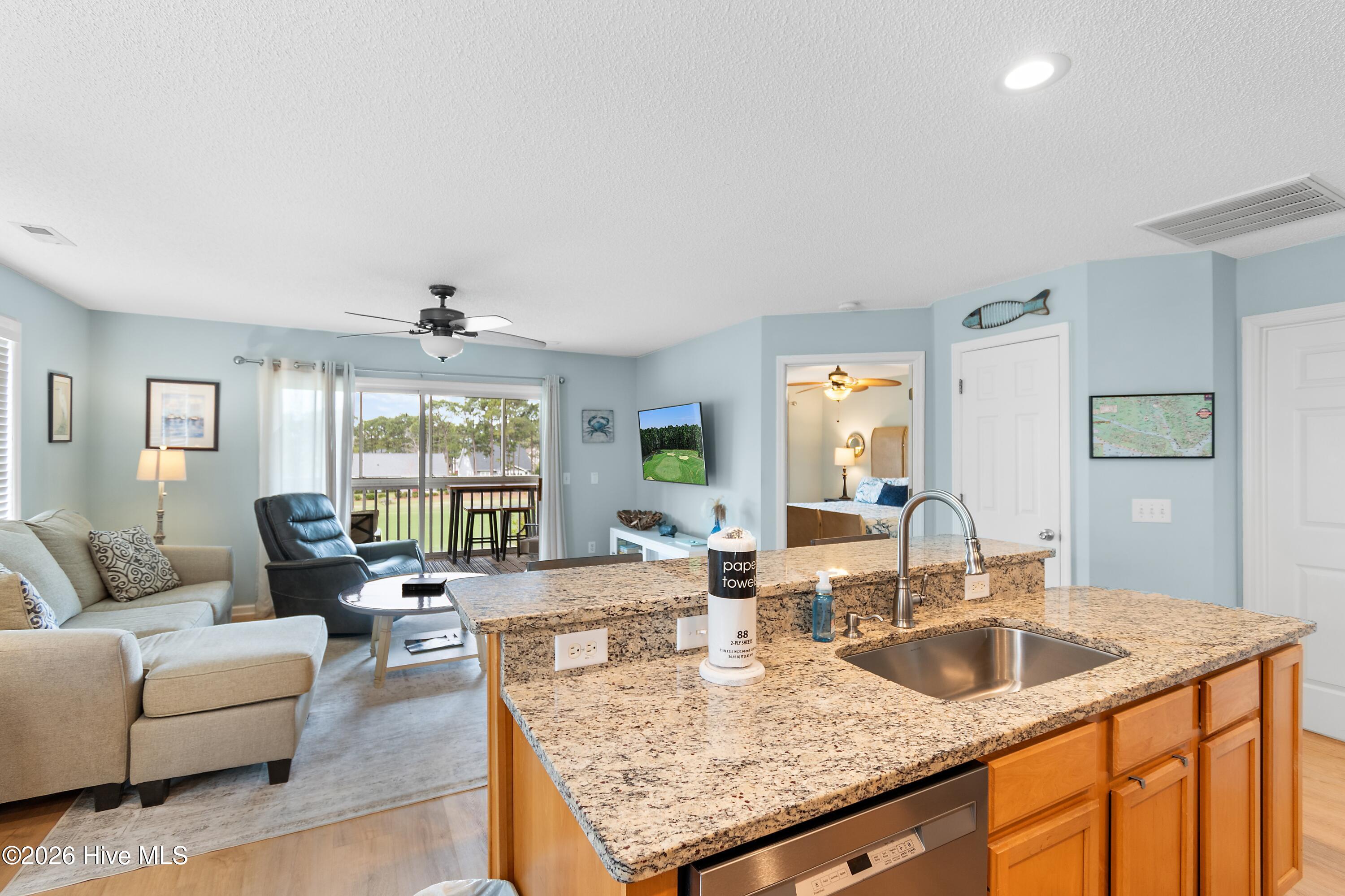 100565554 | Photo 11