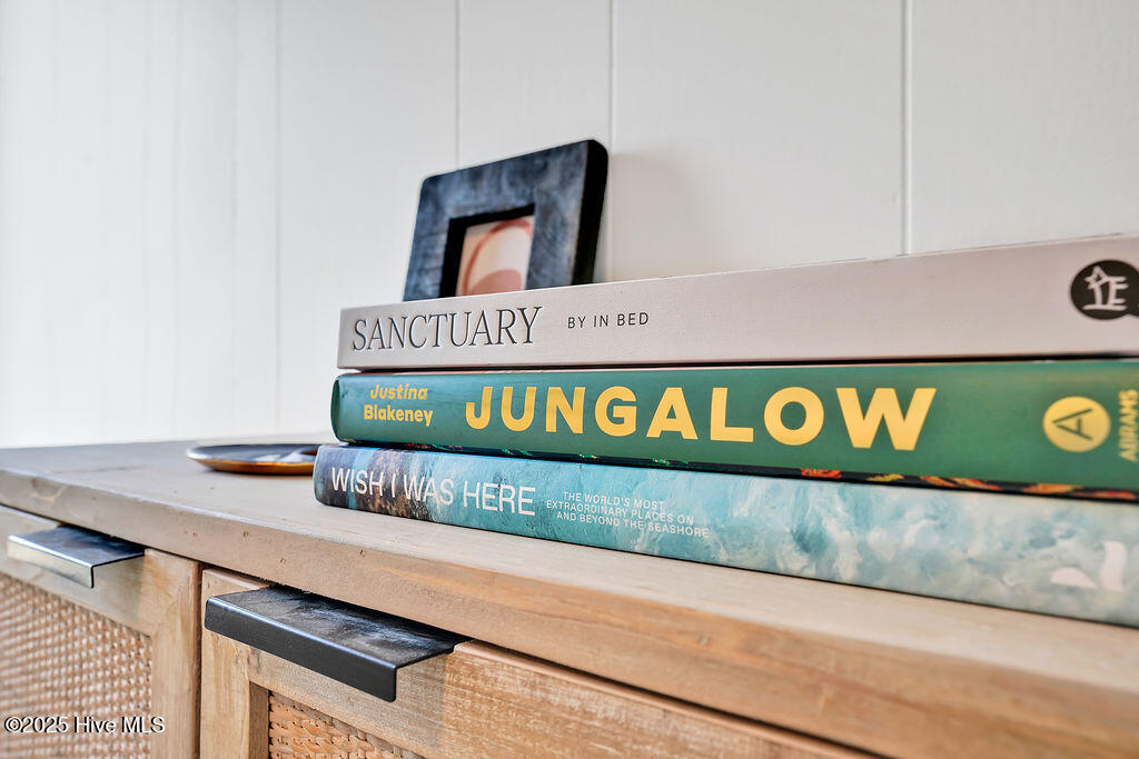 100508979 | Photo 43