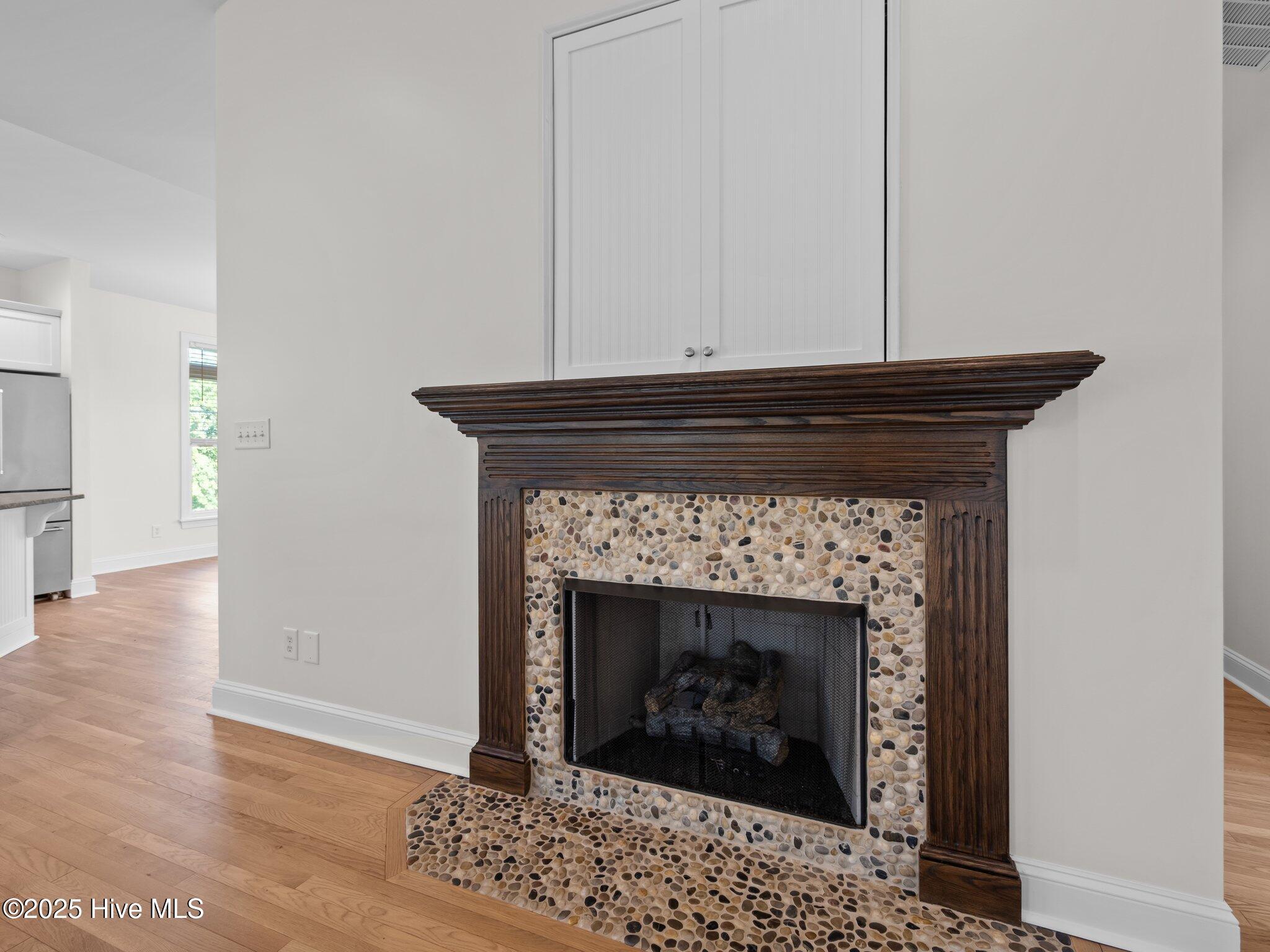 100518679 | Photo 18