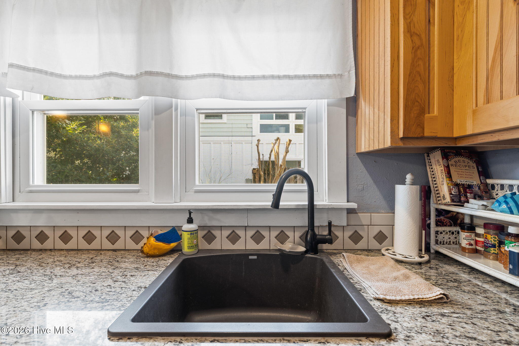 100557713 | Photo 17