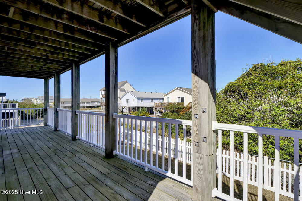 100533445 | Photo 45