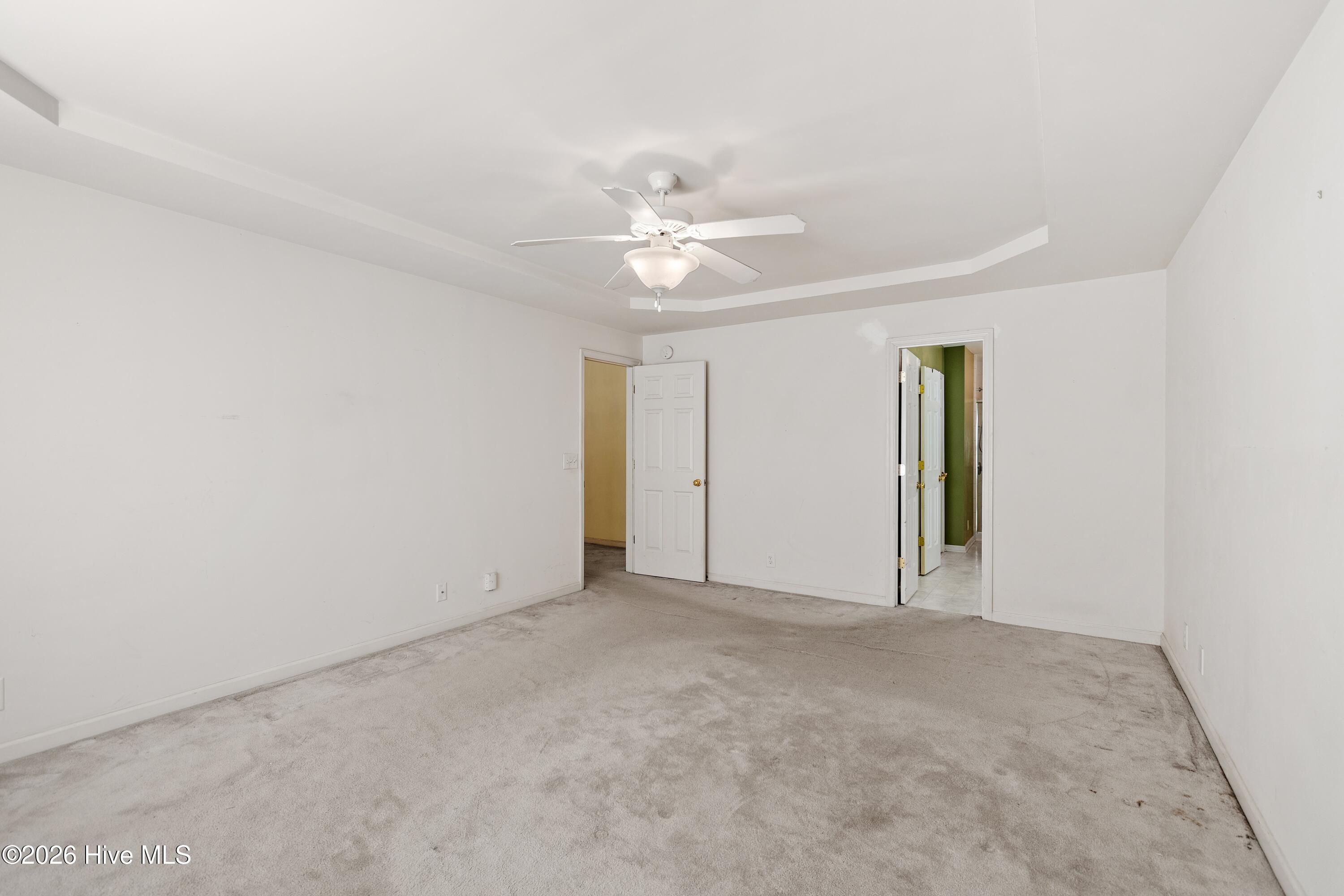 100569174 | Photo 17