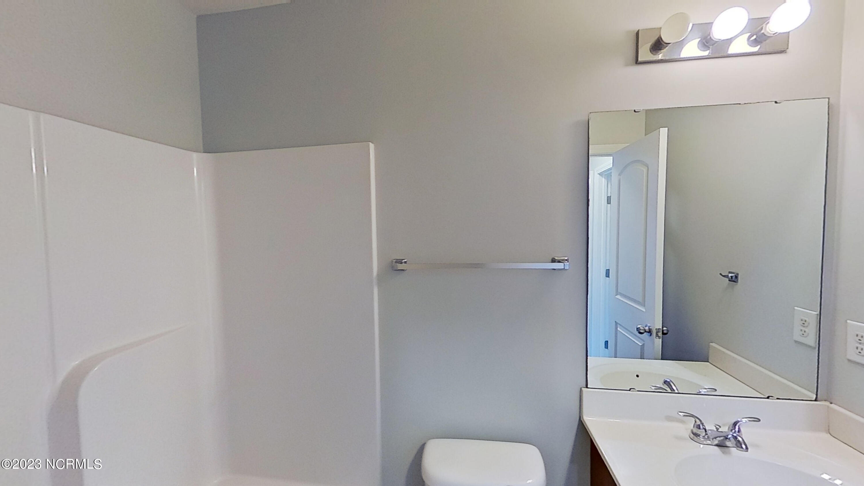 100550437 | Photo 19