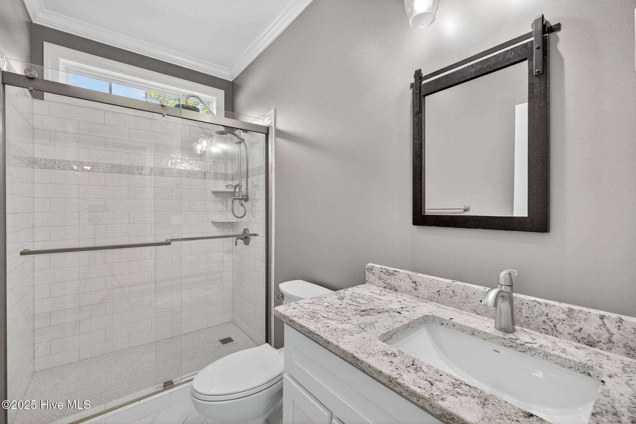 100535403 | Photo 26