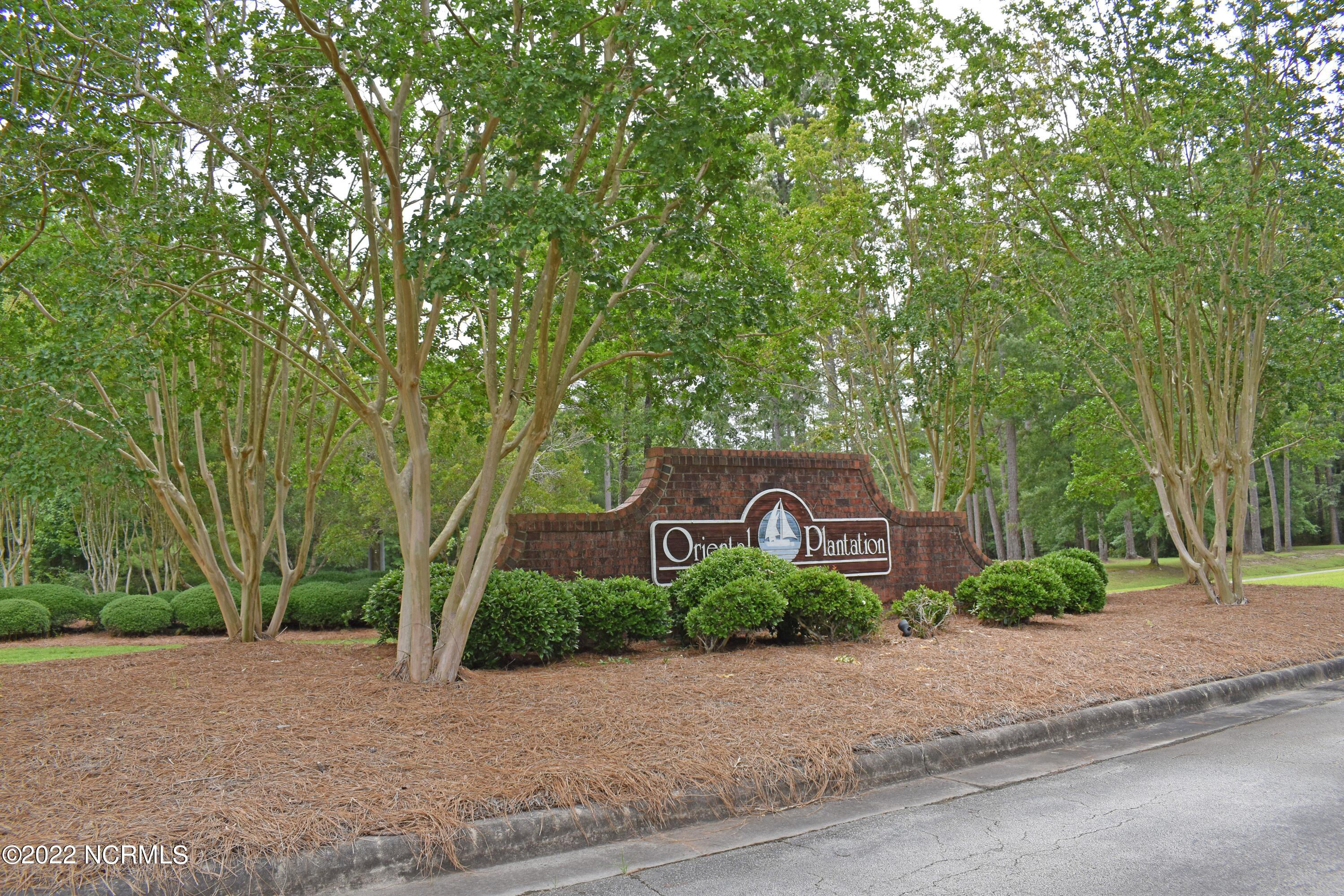 64 21 & 22 Shoreline Court,Oriental