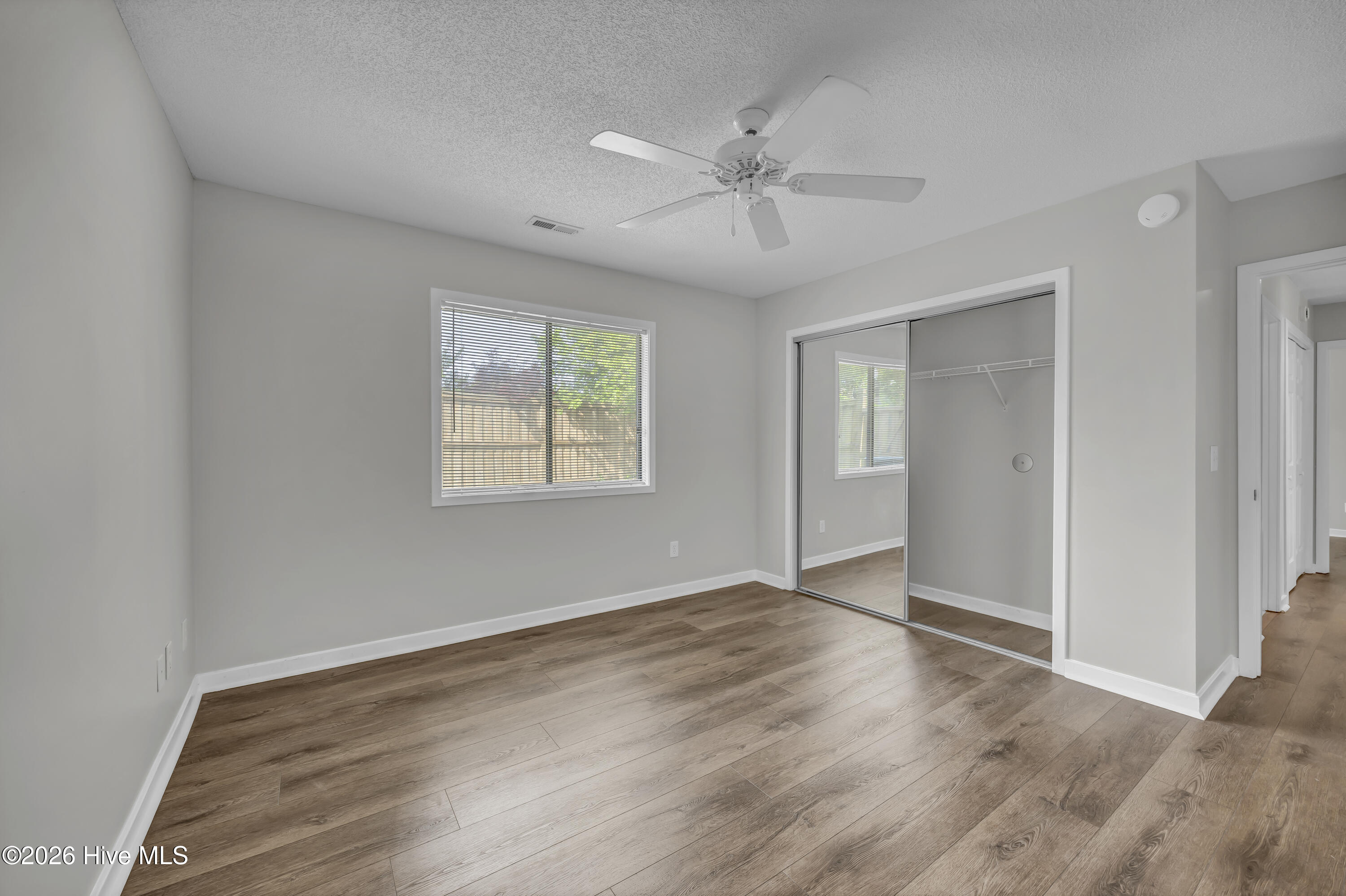 100569442 | Photo 21