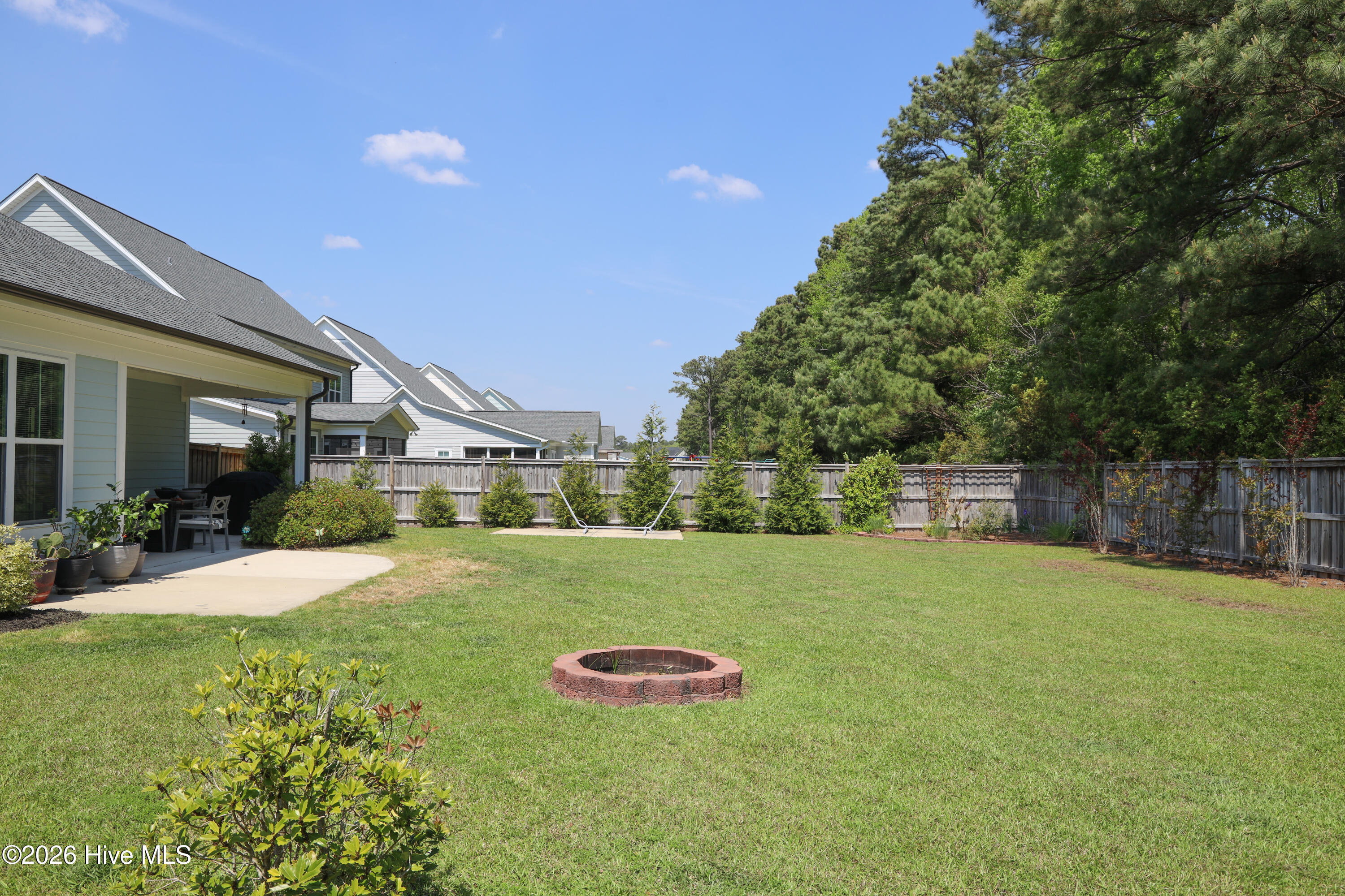 100567915 | Photo 86