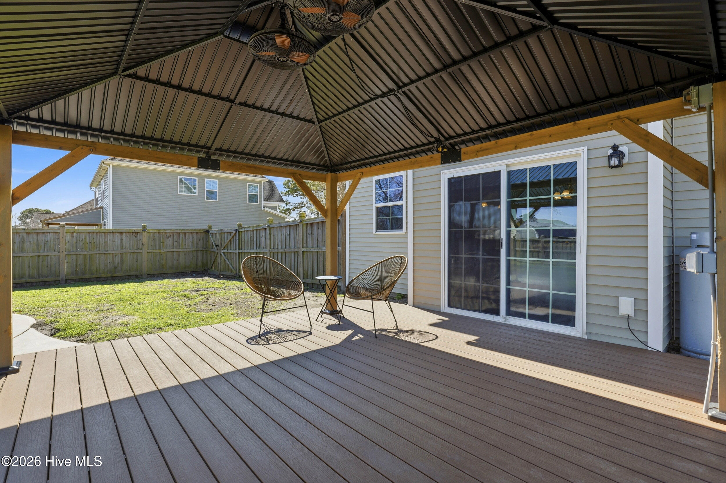 100561174 | Photo 43