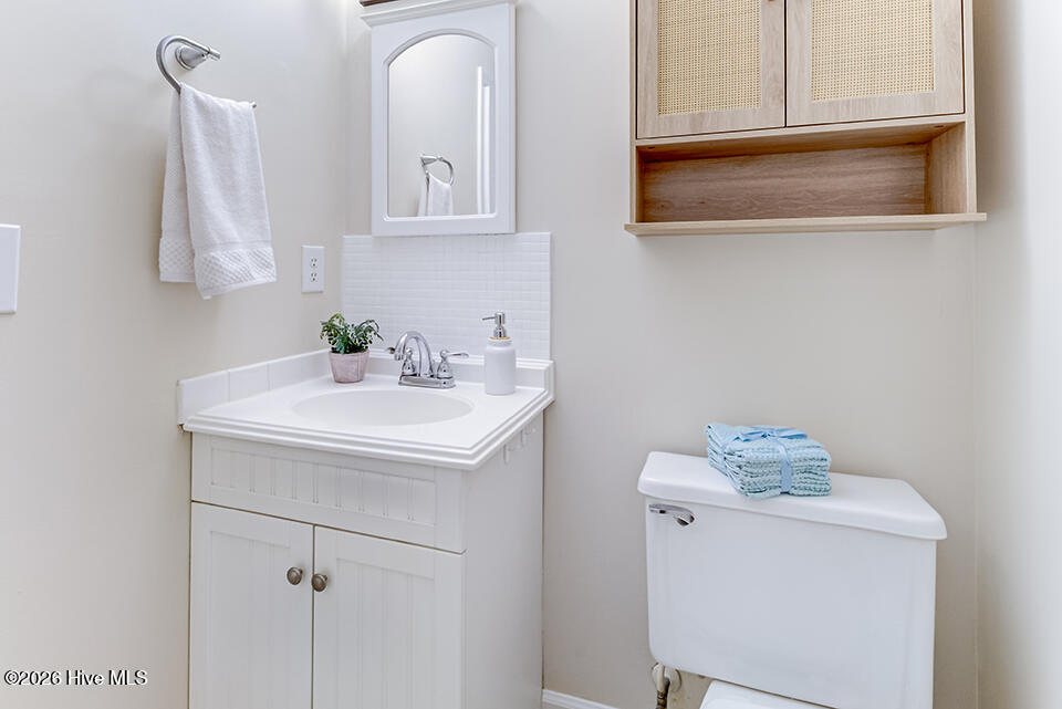 100565987 | Photo 25