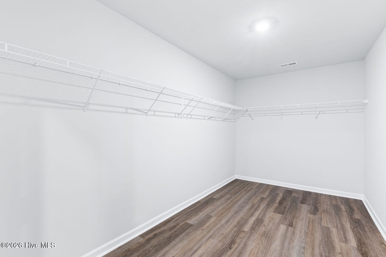 100533204 | Photo 30