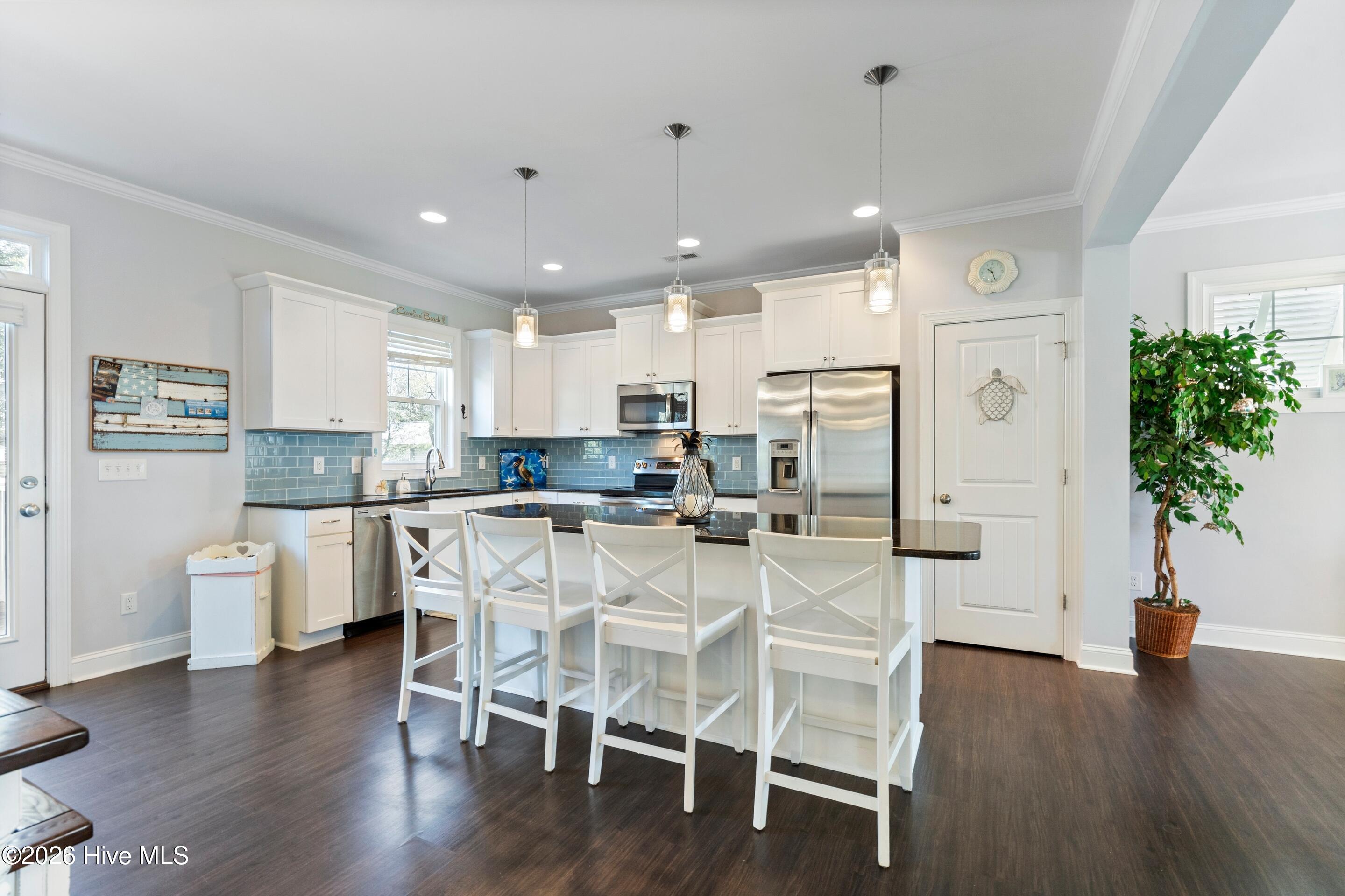 100549169 | Photo 10