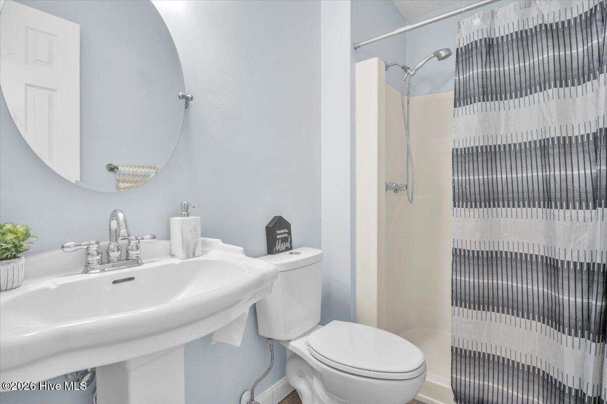 100555805 | Photo 30