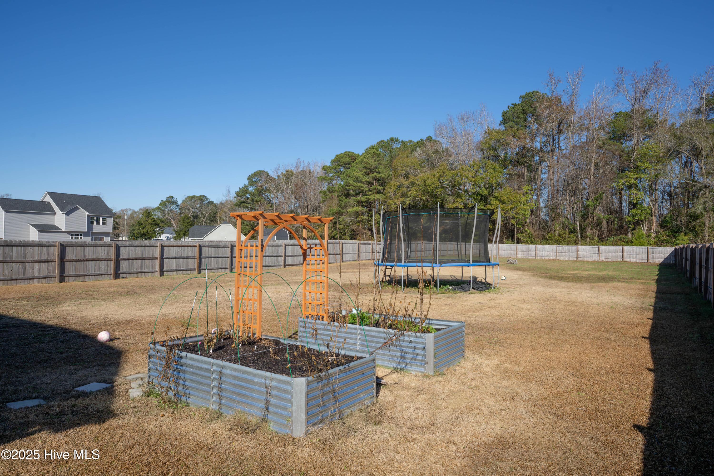 100544768 | Photo 24