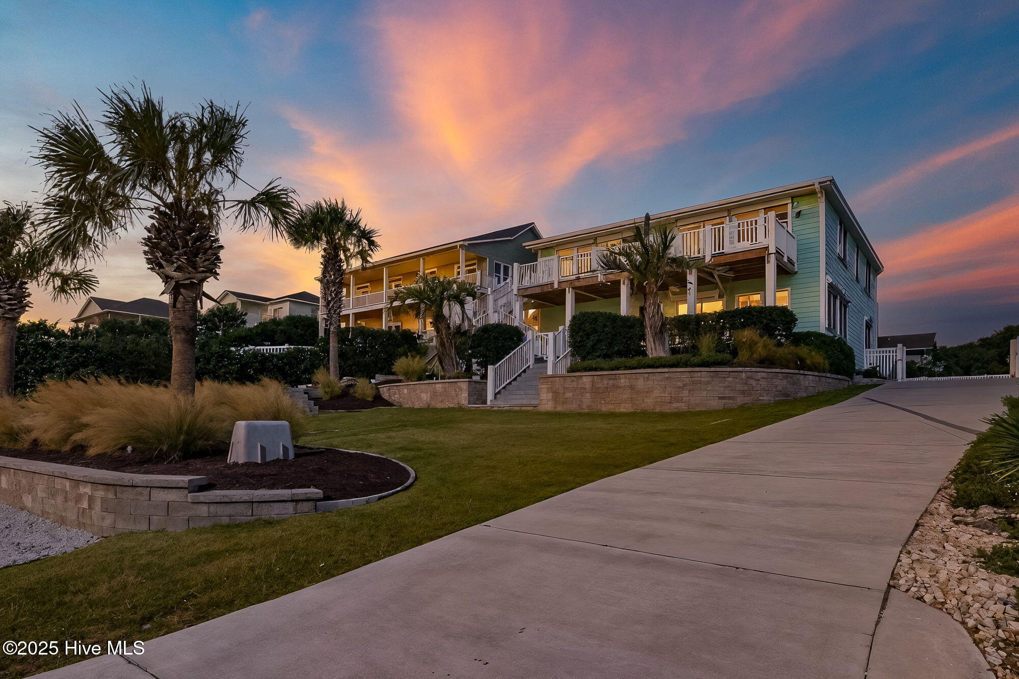 Homes for sale in Emerald Isle, NC | 1606 Ocean Dr, Emerald Isle, NC 28594 | MLS# 100544020