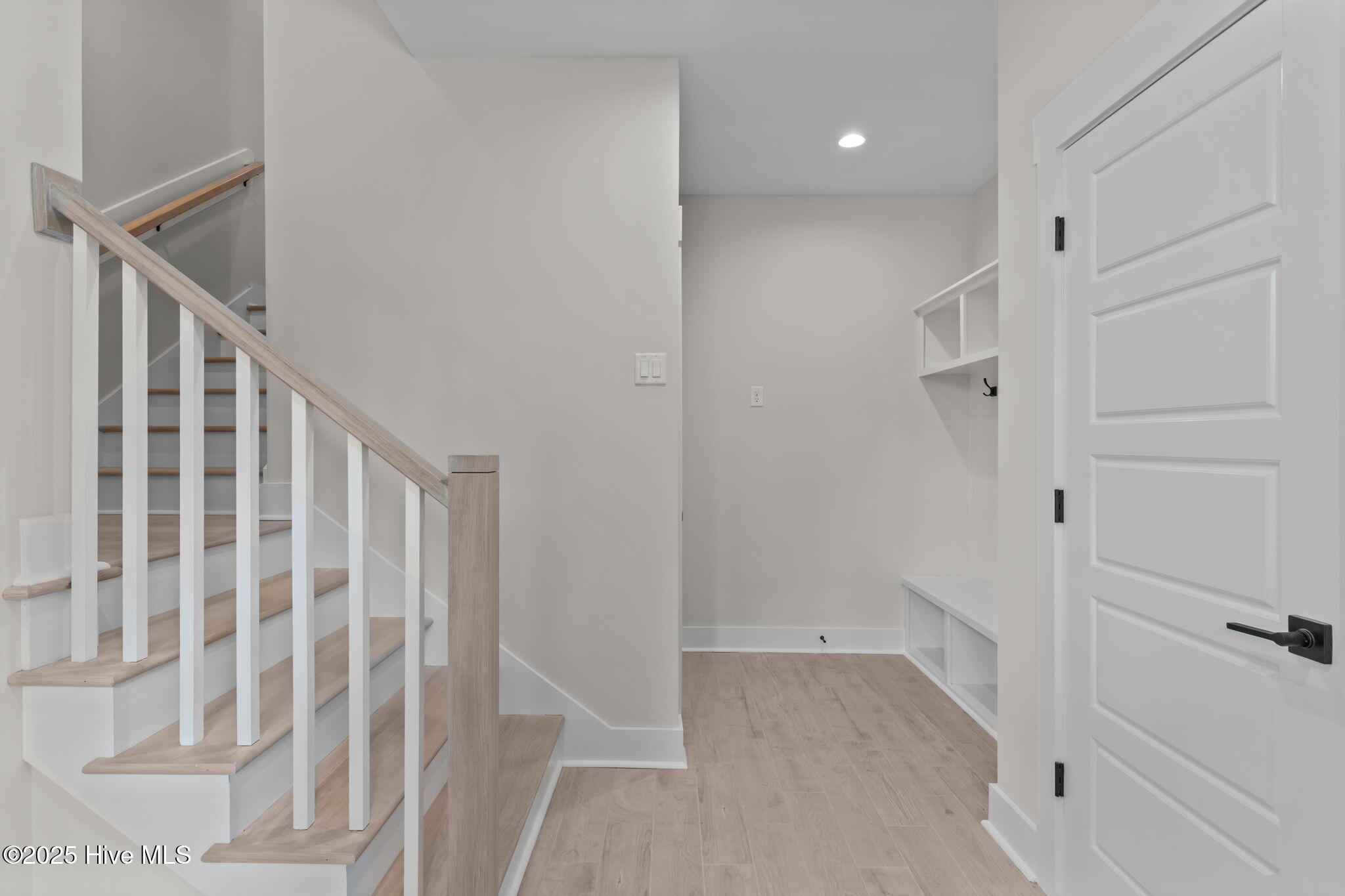 100548099 | Photo 61