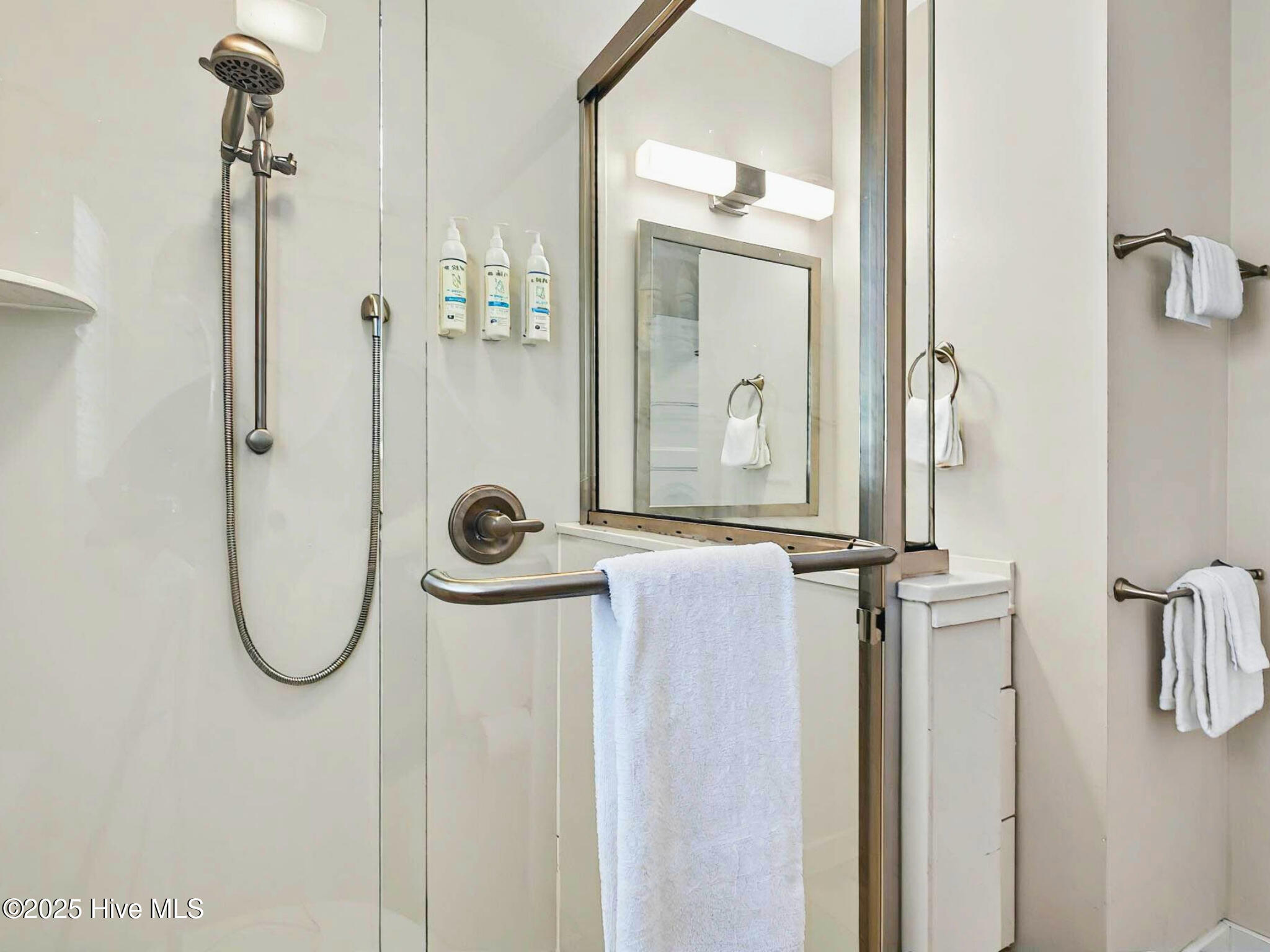 100504393 | Photo 26