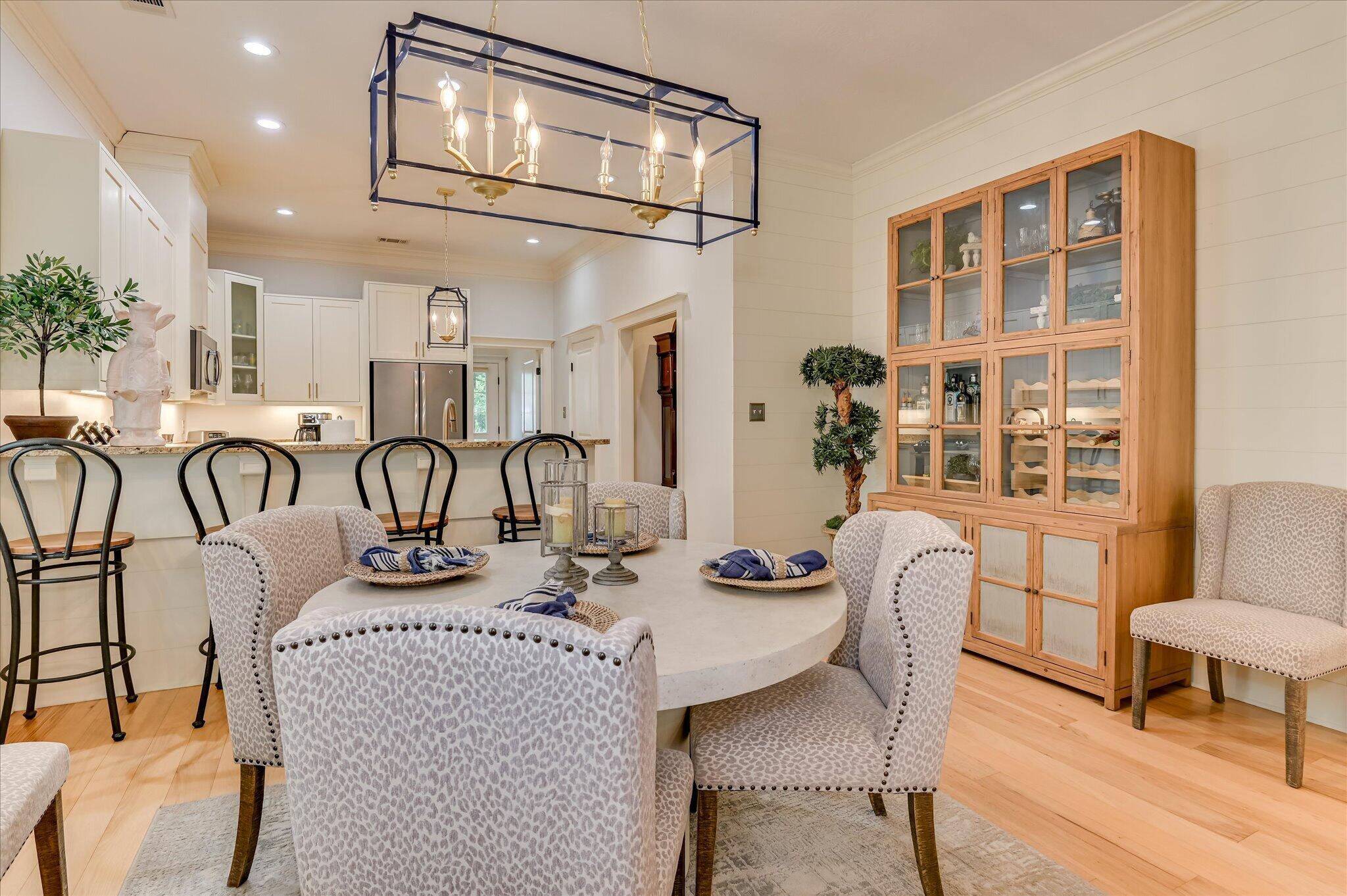 19-evans-ga-1006-mitchell-lane-dining