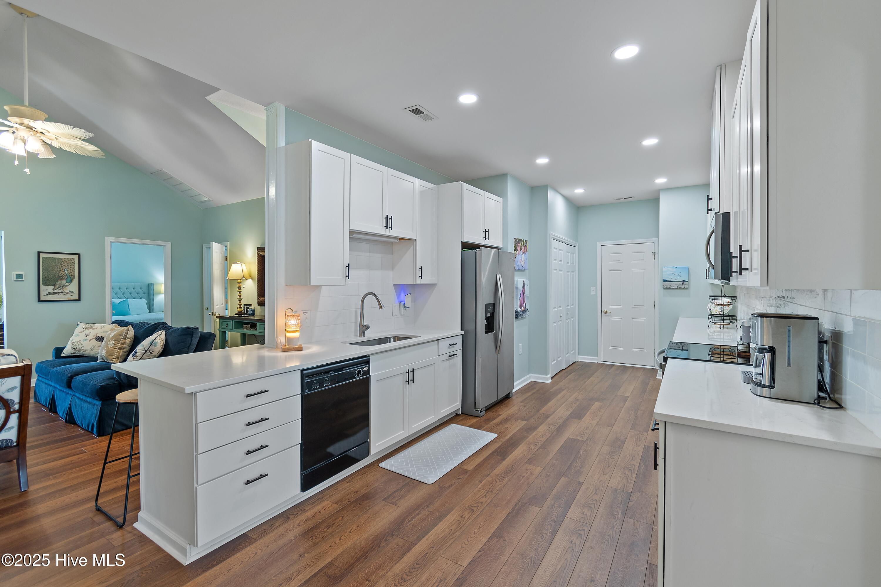 100529208 | Photo 14