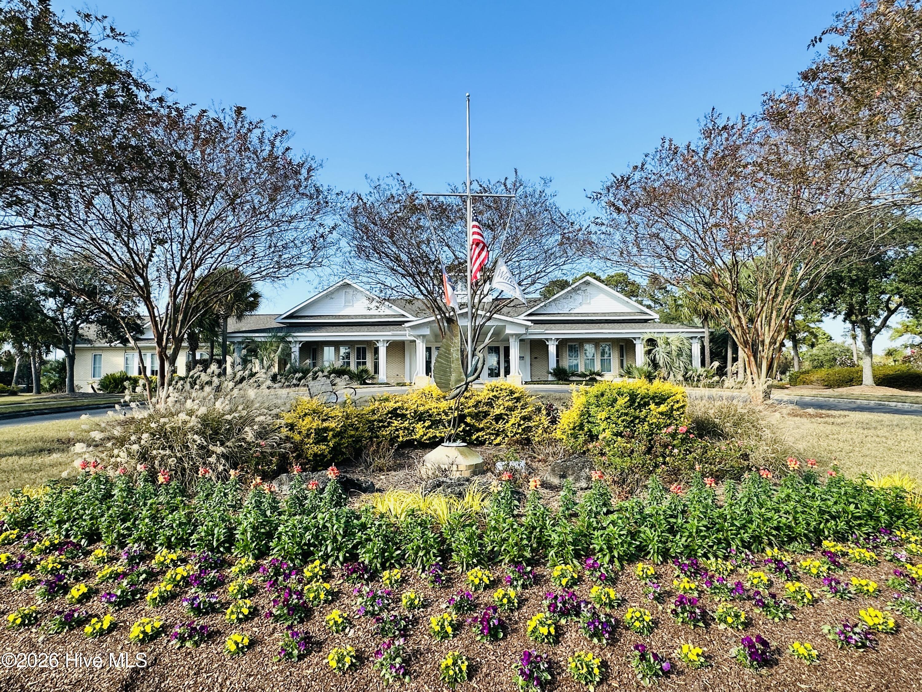 100554045 | Photo 43