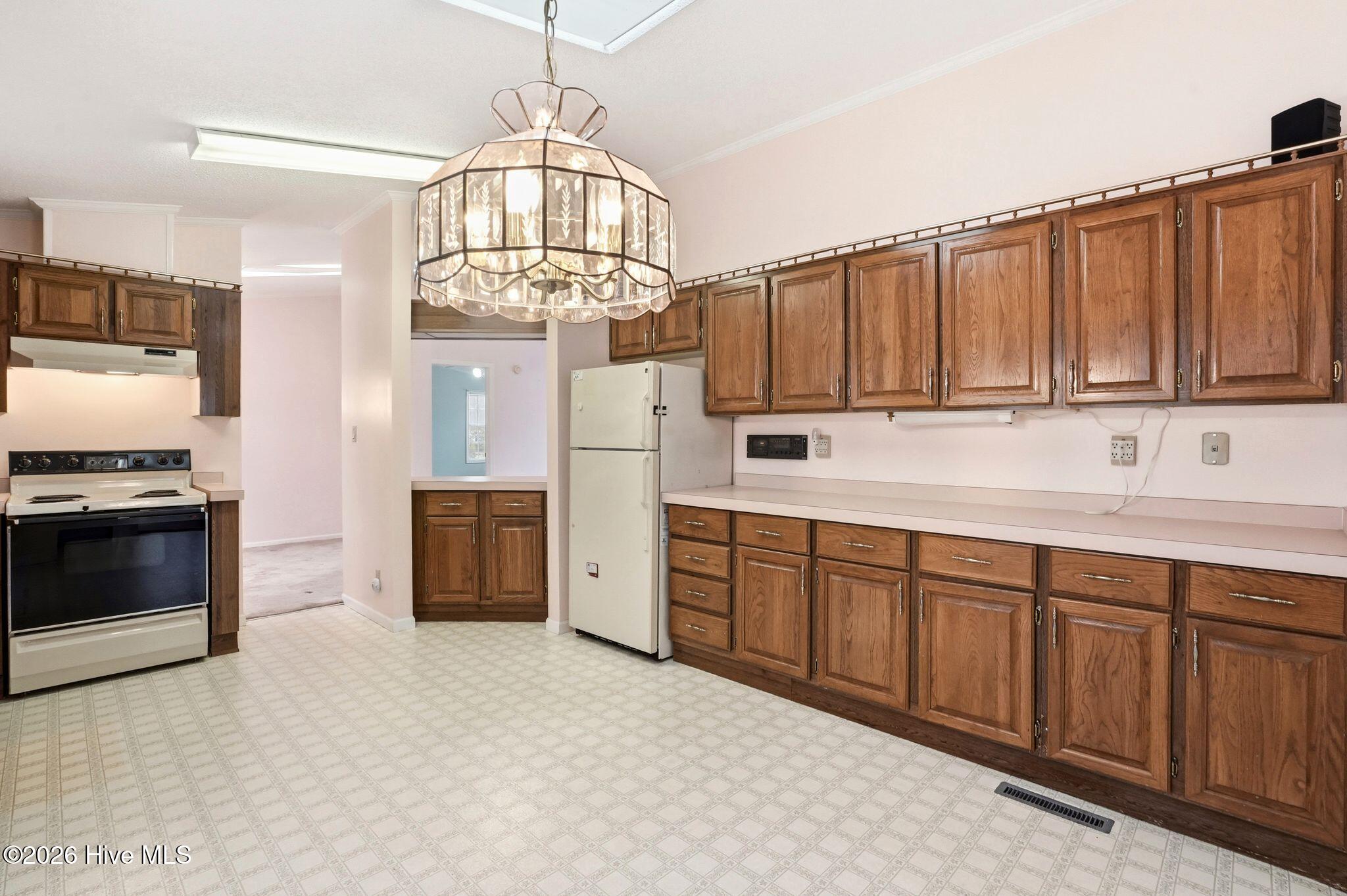 100561756 | Photo 28